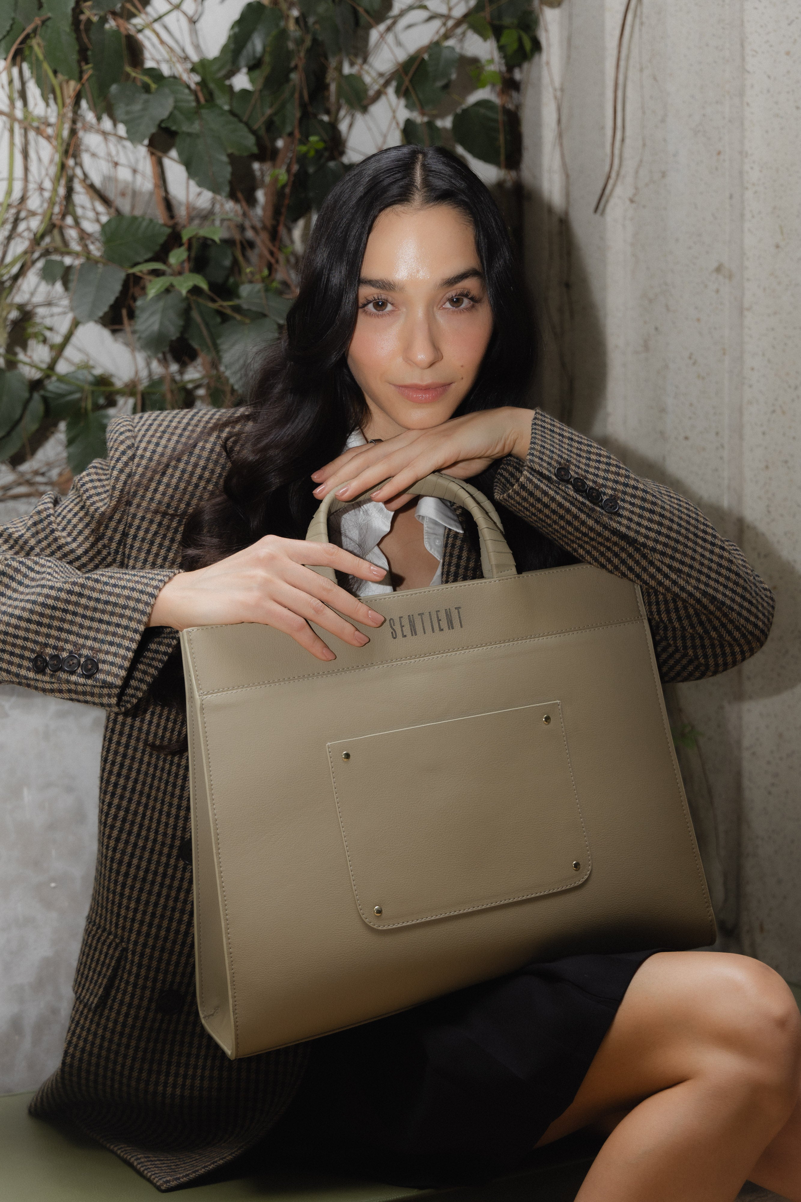 Panthera Maxi Beige Crossbody Bag for Women - Stylish & Spacious Leather Shoulder Purse - Perfect for Work, Travel & Everyday Use