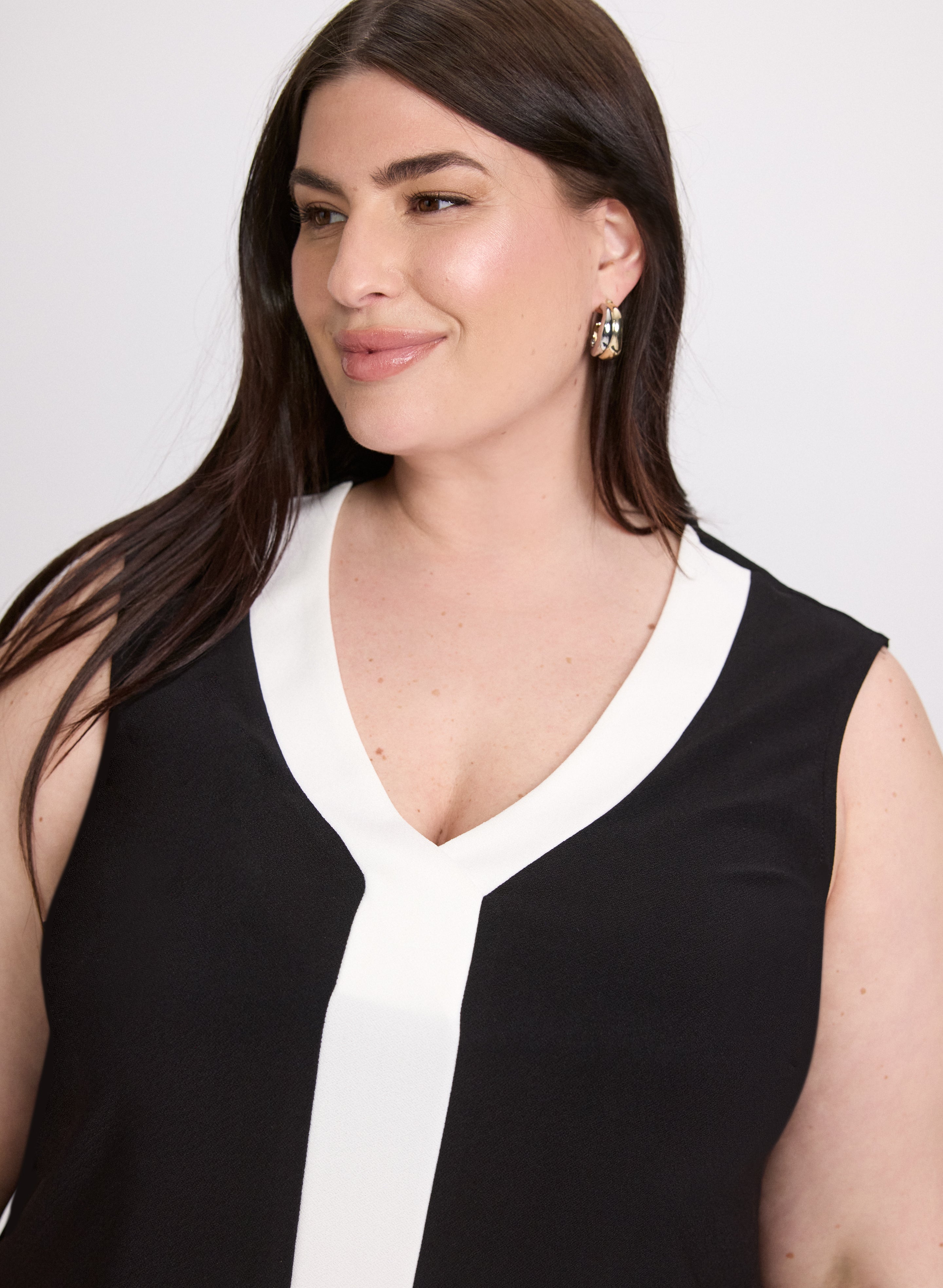 Stylish Contrast Trim T-Shirt for Women - Trendy Casual & Layering Essential - Perfect for Everyday Wear, Outings & Fashionable Outfits