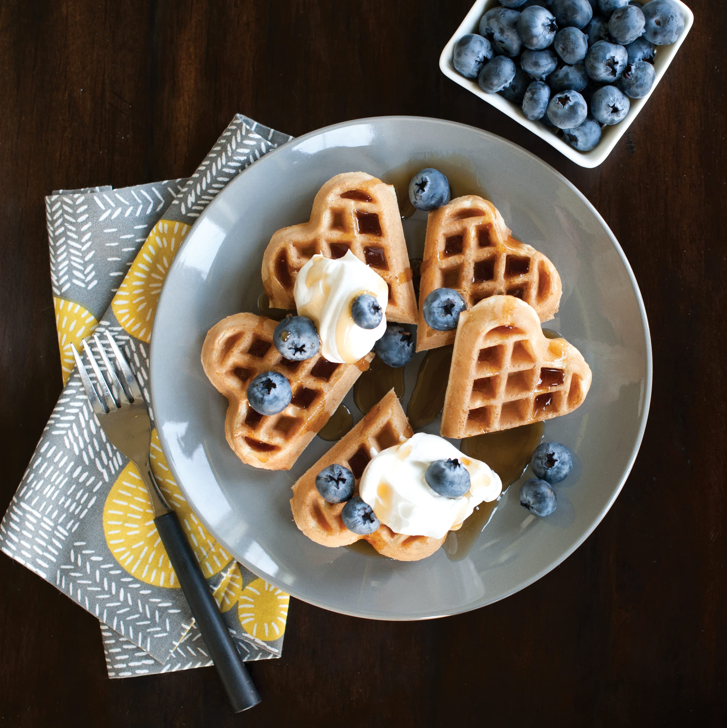Nordic Ware 01705 Sweetheart Waffler - Cast Aluminum Mini Waffle Maker with 5 Heart-Shaped Cavities (3.5 inch) - Perfect for Valentine's Day Breakfast, Romantic Dates & Family Brunch