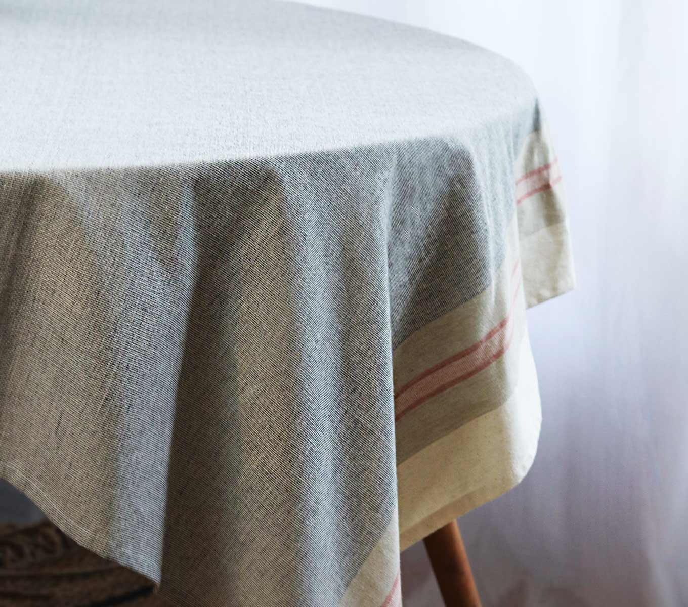 Premium Waterproof Tablecloth - Spill & Stain Resistant for Dining, Picnics & Parties - Washable & Durable Table Cover for Indoor & Outdoor Use