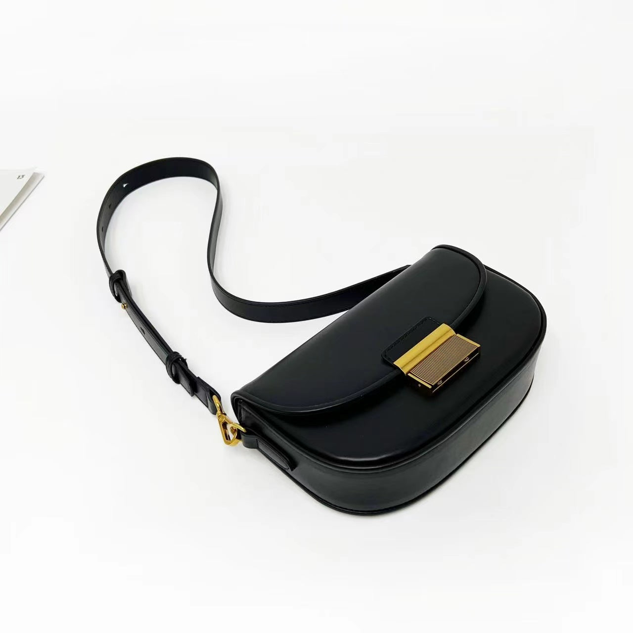 Stylish Women's Saddle Crossbody Bag - Fashionable Leather Shoulder Purse for Everyday Use, Work, and Date Nights