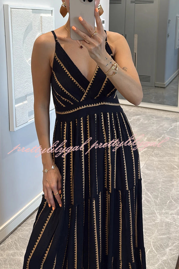 **Elegant Striped Printed V-Neck Maxi Dress with Suspender Straps - Perfect for Beach Vacations, Summer Holidays & Casual Outings**