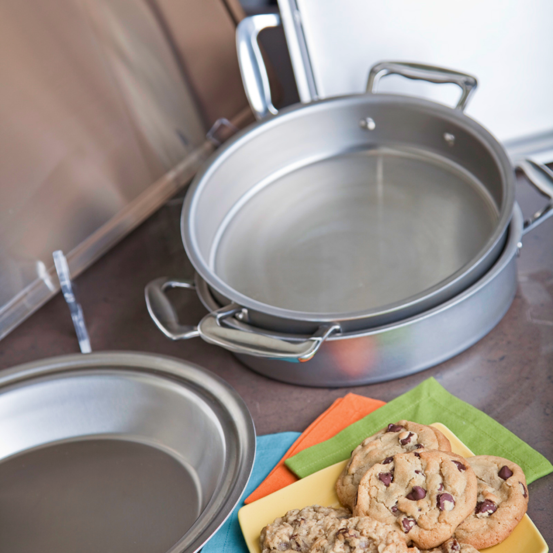 5-Piece Stainless Steel Bakeware Set - Nonstick Oven Safe Baking Pans for Cakes, Cookies, Bread & More - Perfect for Home Bakers & Professional Kitchens