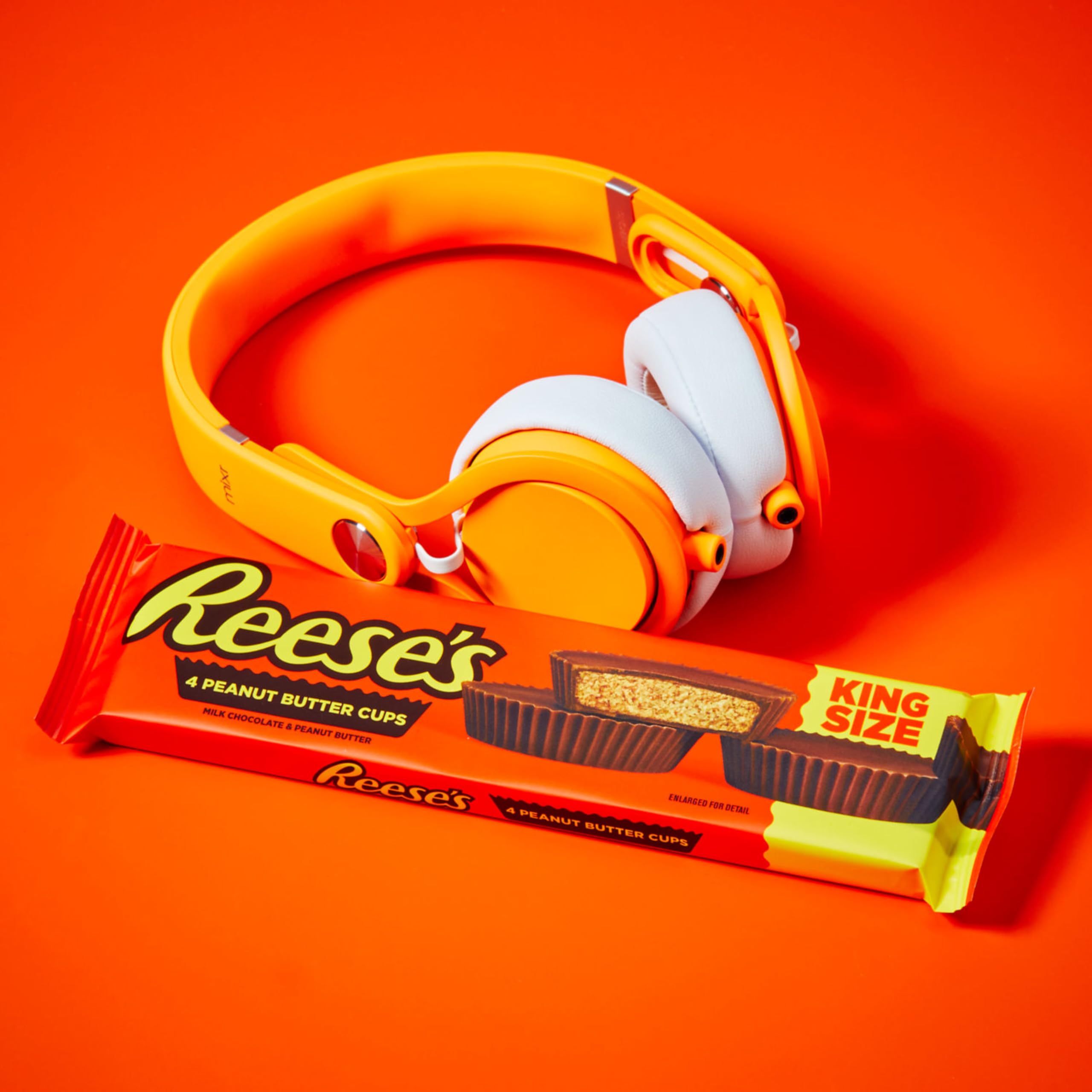 REESE'S Milk Chocolate King Size Peanut Butter Cups - 2.8 oz Candy Pack | Bulk Peanut Butter Candy | Perfect for Halloween, Christmas Gifts & Party Favors