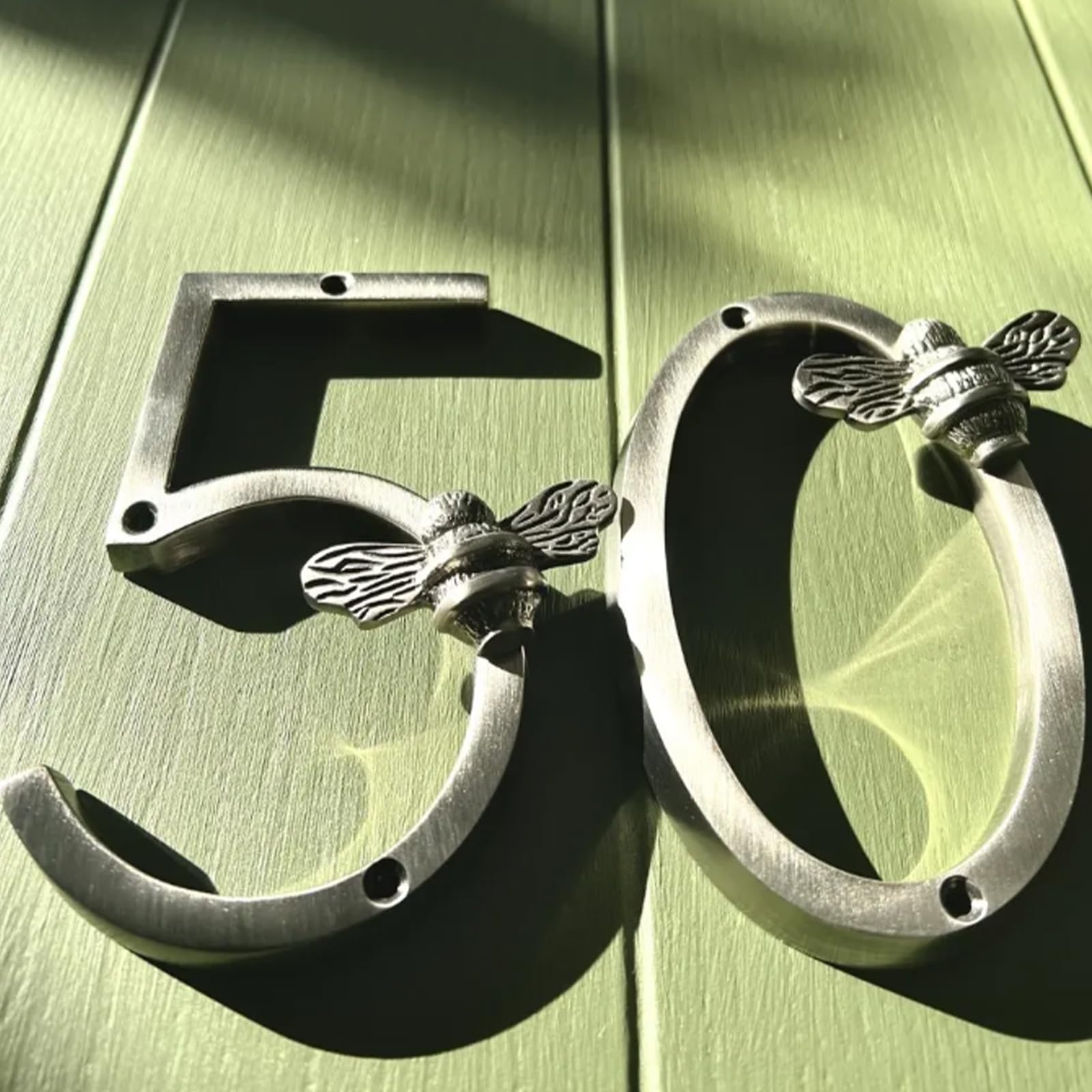 Stylish Brass Bee House Number Sign - Modern Outdoor Address Plaque for Home & Garden (4 Inch) - Perfect for Front Door, Mailbox & Street Number Display