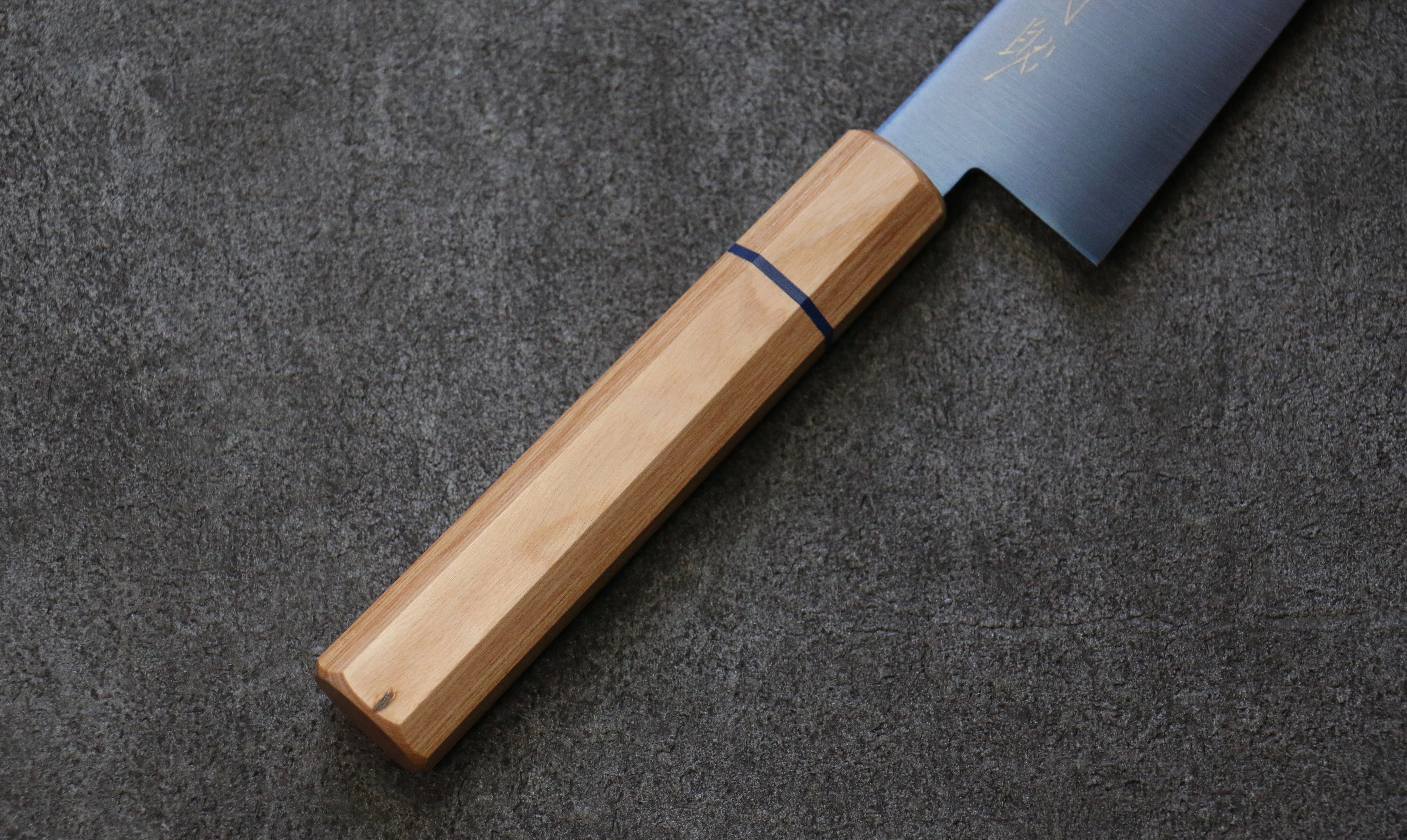 Seisuke SK 85 Kiritsuke Santoku Knife 180mm - Premium Ion Plating Blade with White Wood Handle - Perfect for Sushi, Vegetables & Precision Kitchen Tasks