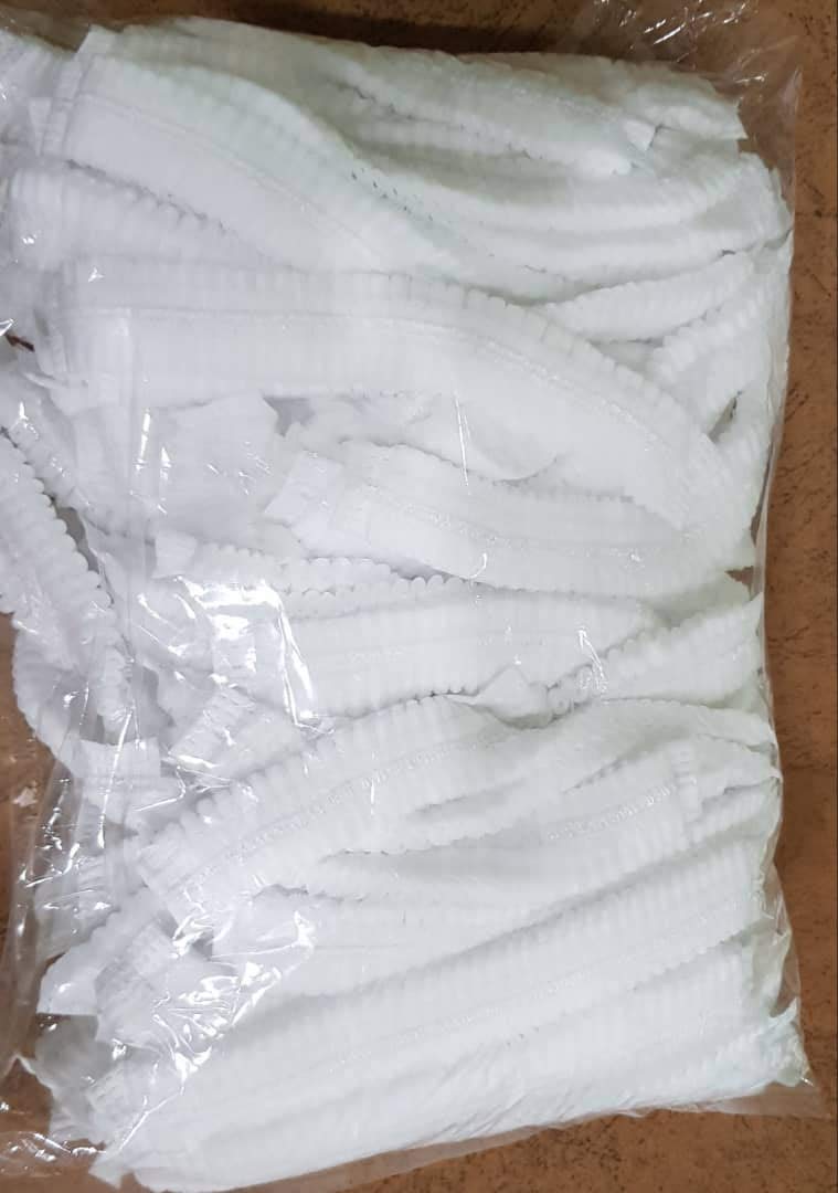 Disposable Bouffant Cap - 18 Inch Hair Cover for Medical, Food Service & Salon (Pack of 100) | White PPE Head Covers for Healthcare Workers, Chefs & Hair Stylists
