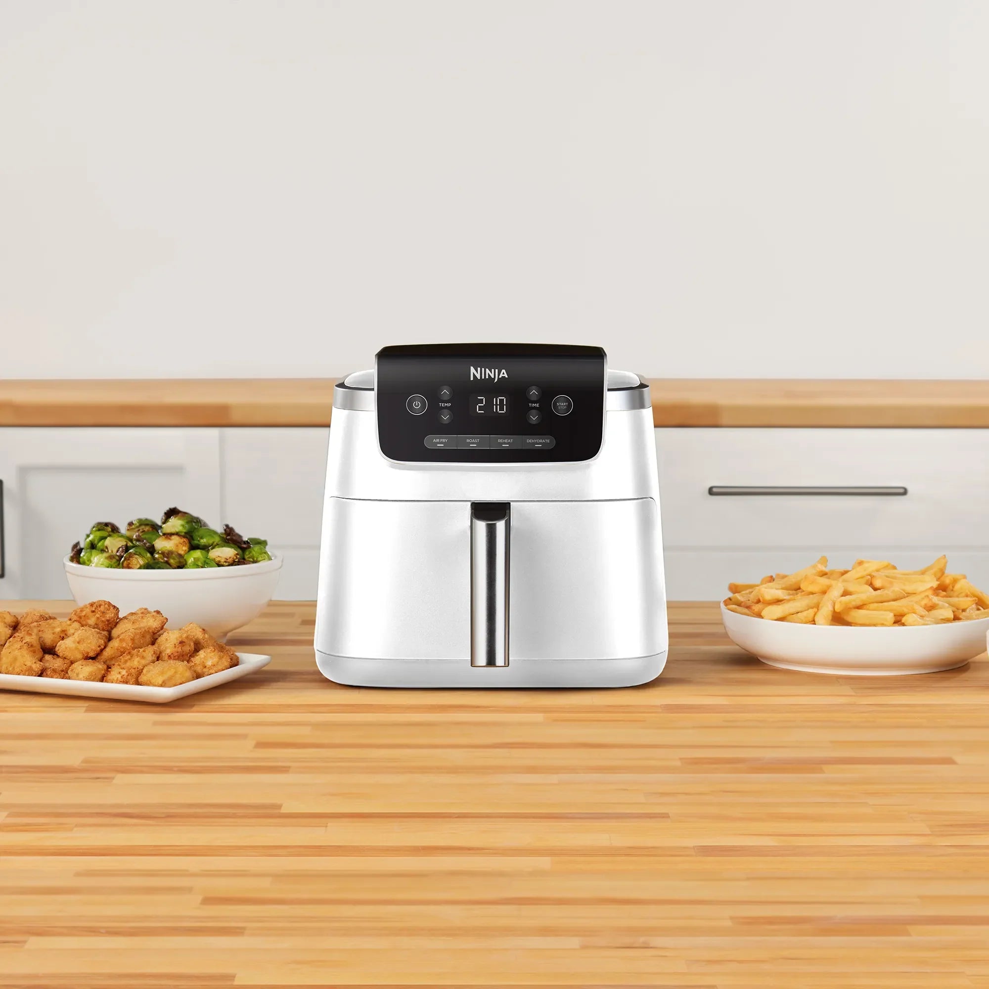 Ninja Air Fryer 4.7L Pro - Large Capacity Digital Air Fryer for Healthy Cooking | Perfect for Frying, Baking, Roasting & Reheating | Ideal for Family Meals & Quick Snacks