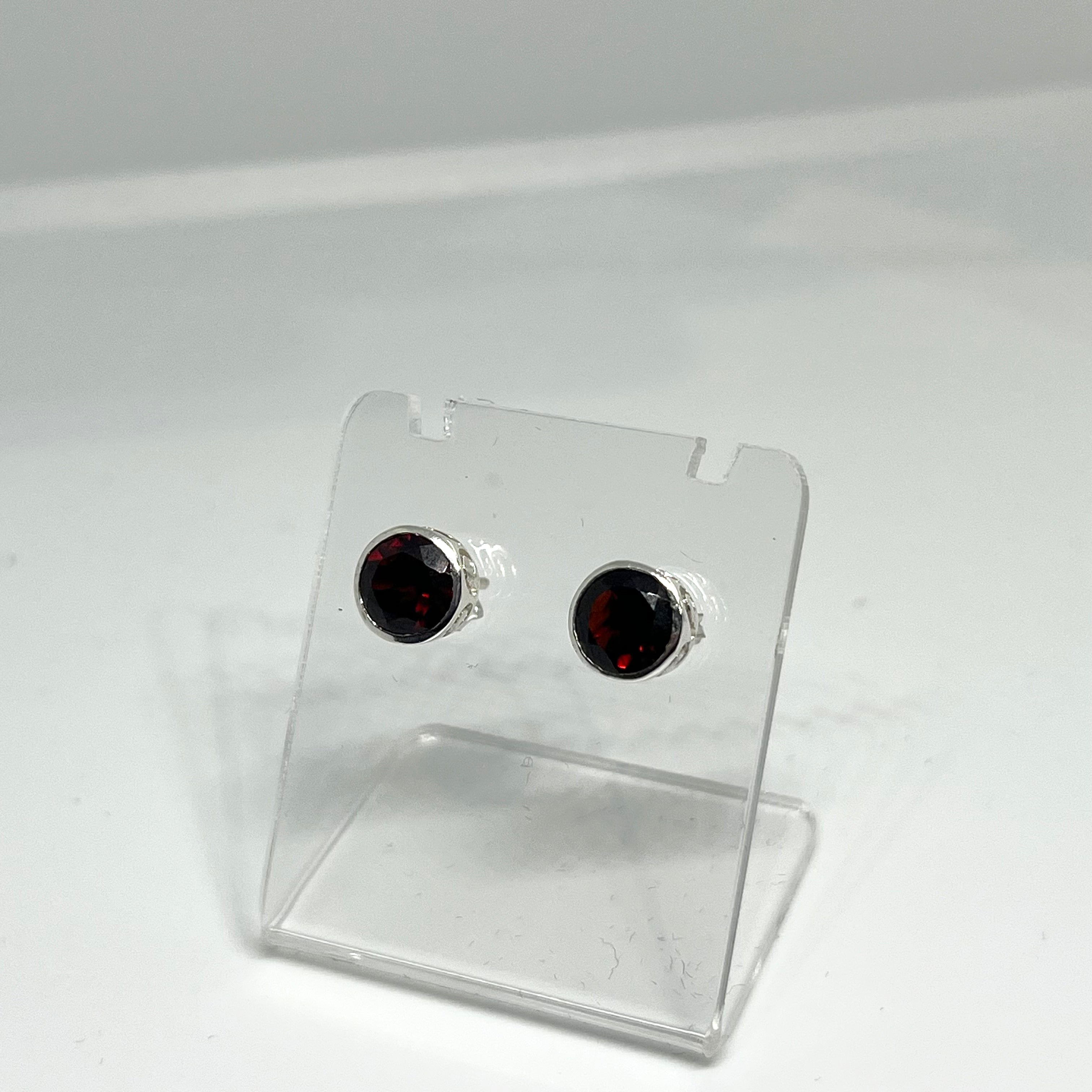 7mm Round Faceted Gemstone Stud Earrings - Decorative Bezel Set for Women, Hypoallergenic Jewelry - Perfect for Daily Wear, Parties & Special Occasions
