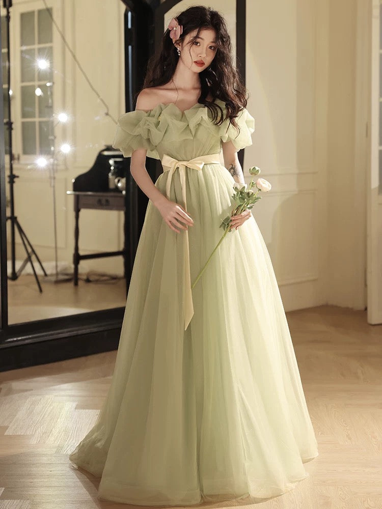 Elegant Off-Shoulder A-Line Tulle Prom Dress in Emerald Green - Long Formal Gown for Homecoming, Quinceañera & Evening Events