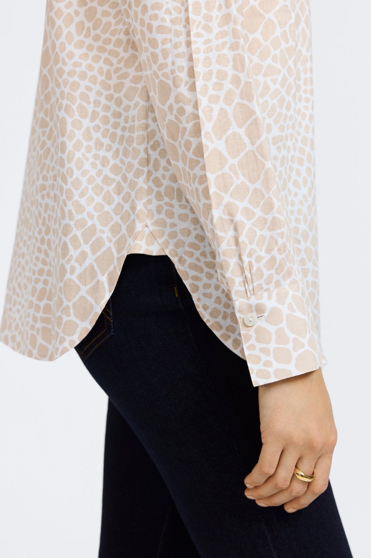 Meghan Linen Giraffe Print Long Sleeve Shirt for Women - Casual Boho Chic Top for Spring & Summer Outfits