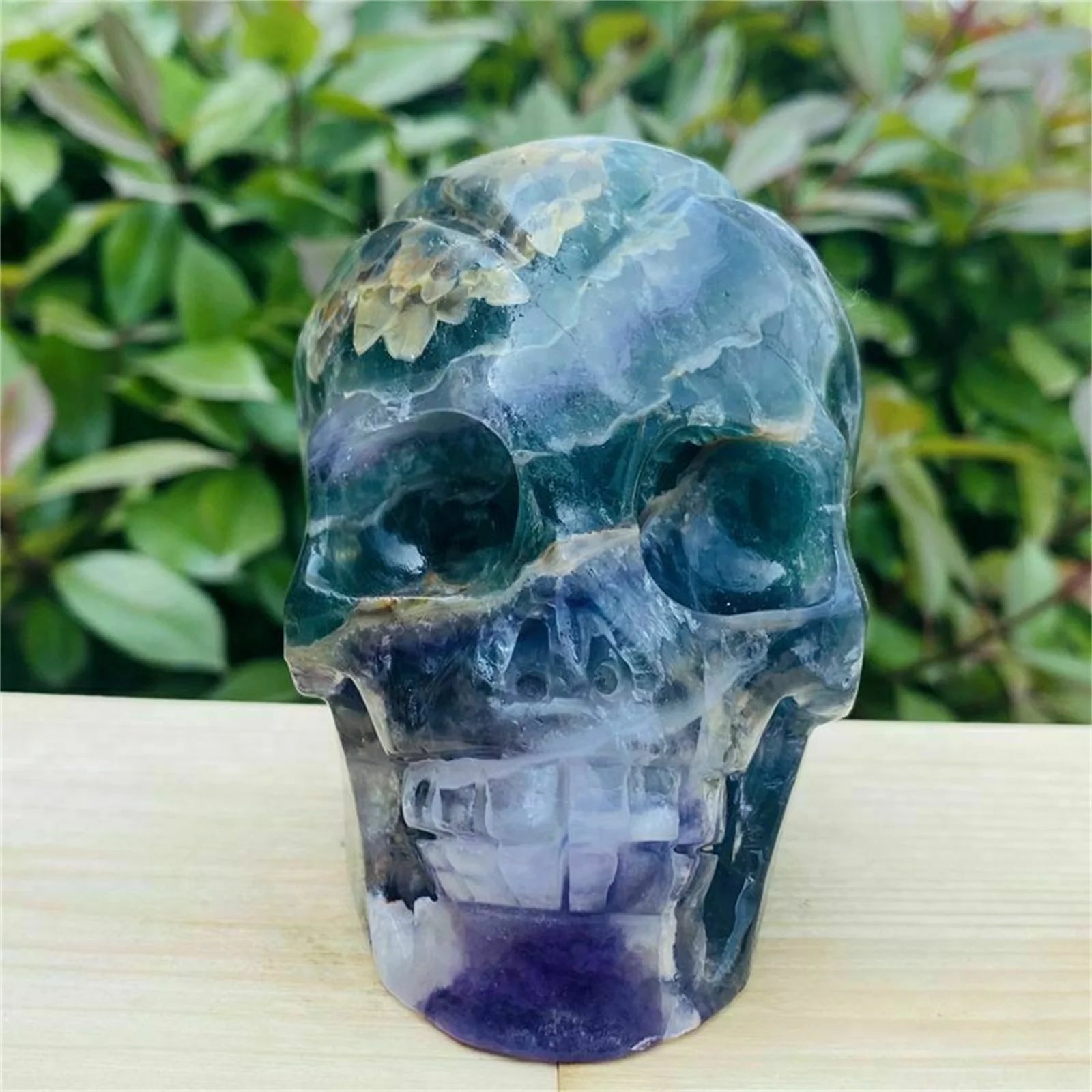 Natural Fluorite Quartz Skull - Hand Carved Crystal Healing Skull for Meditation, Reiki, and Spiritual Decor