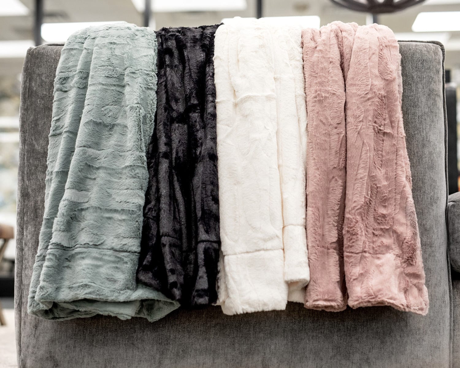 Soft Sorbet Blush Pink Fleece Blanket - Cozy & Warm Throw for Bed, Couch, and Travel - Lightweight & Breathable for All Seasons