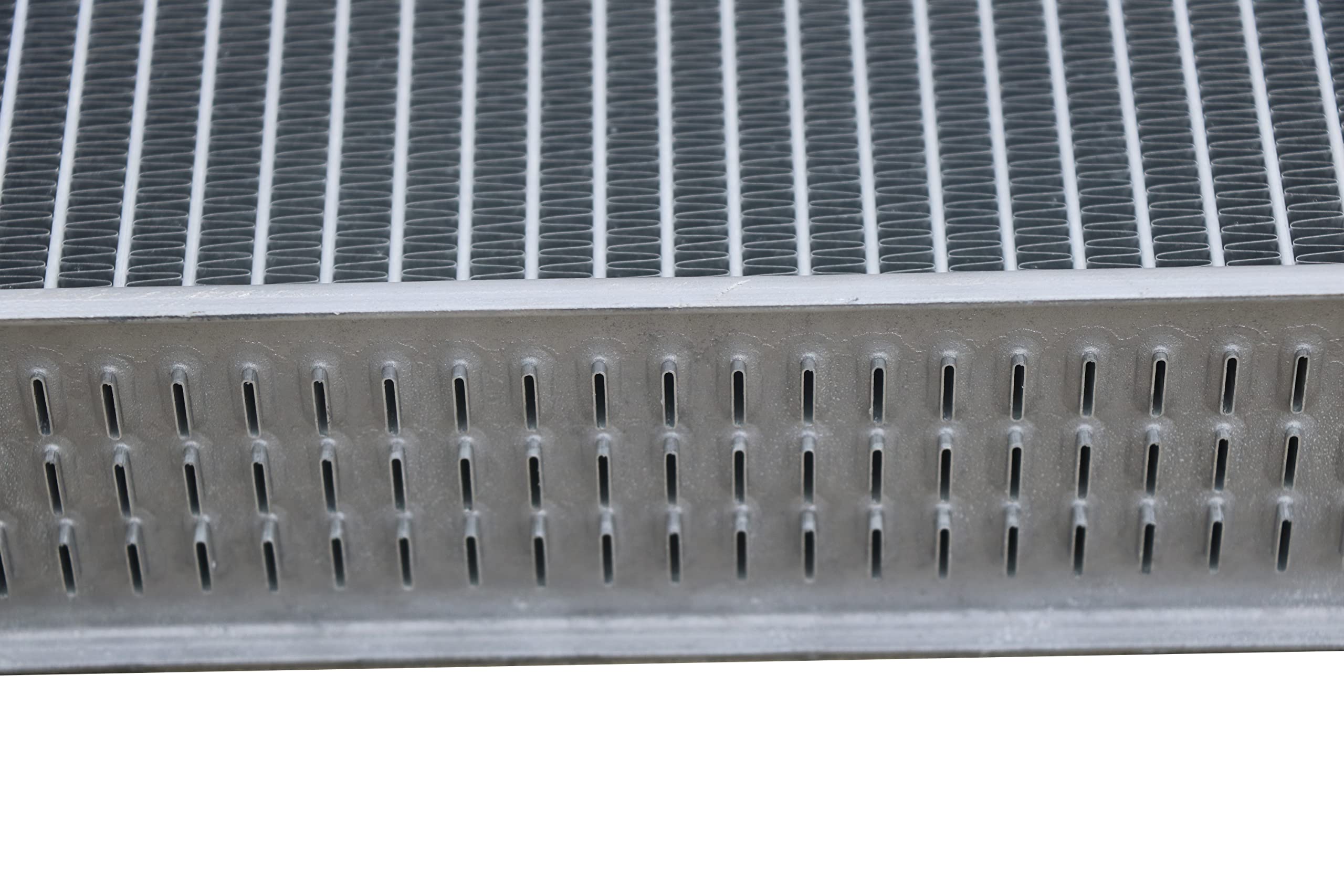 ColQuee CC2101 3-Row Aluminum Radiator for 1987-2006 Jeep Wrangler Rubicon/Sahara/SE/Sport/Unlimited/X/65th Anniversary Edition - 6 Cylinder 4.0L Engine - Includes Radiator Shroud, Fan & Relay Kit - Perfect for Off-Roading & Extreme Weather Conditions
