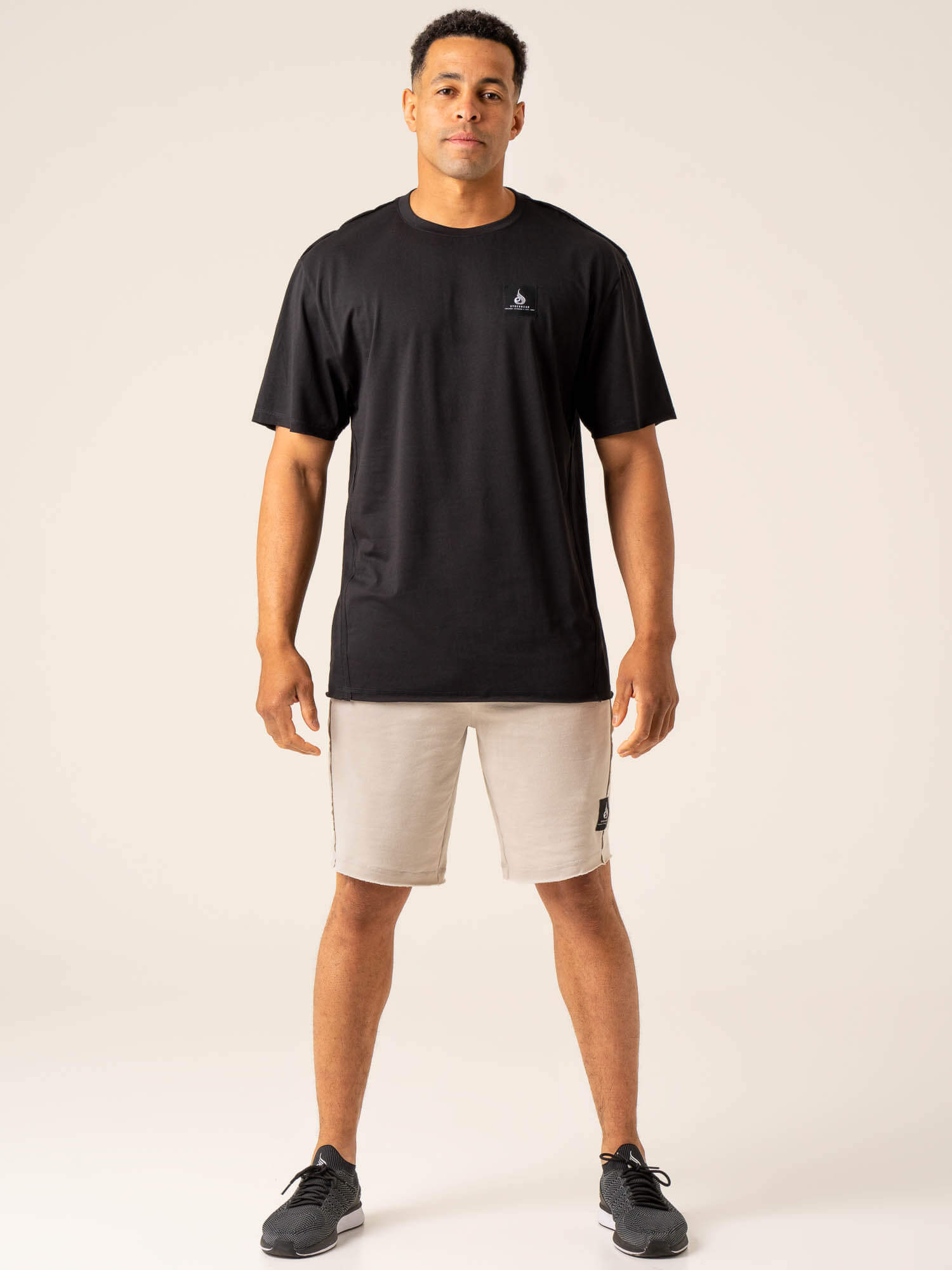 Stylish Oversized Black T-Shirt for Men & Women | Comfortable & Trendy Cotton Tee | Perfect for Casual Wear, Street Style & Layering