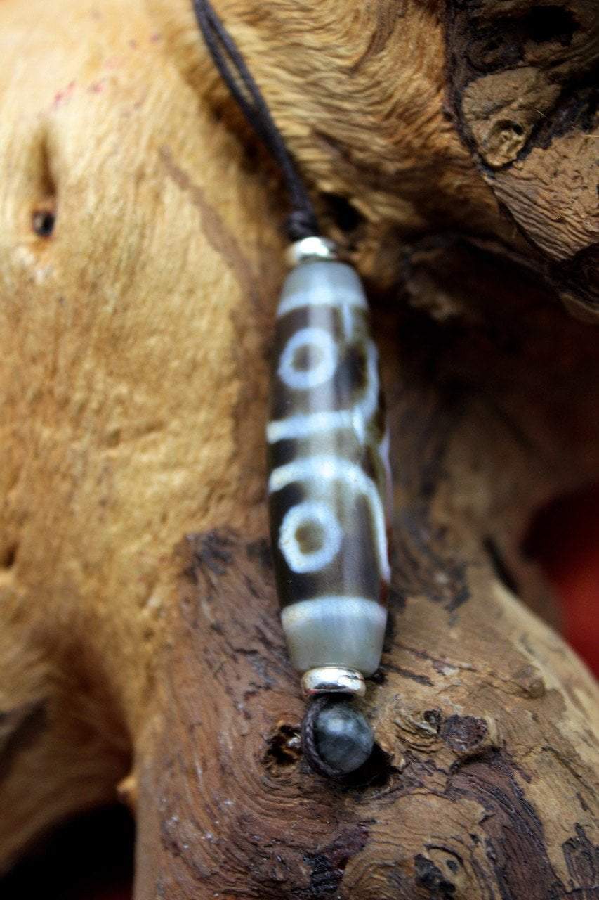 Agate 3 Eyed Vertical Dzi Bead Necklace - Tibetan Buddhist Protection Amulet for Spiritual Healing & Good Luck | Perfect for Meditation, Yoga & Energy Balancing