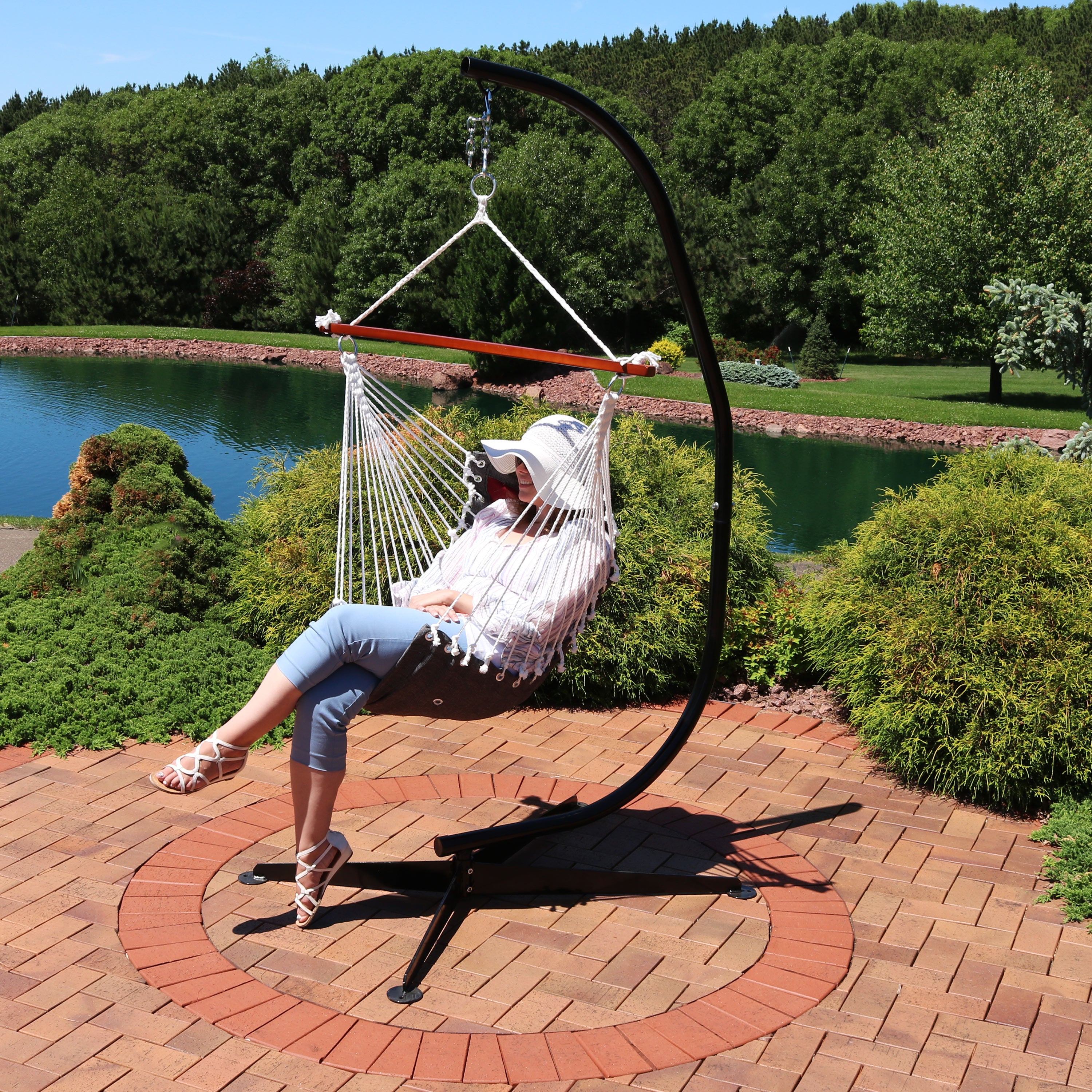 Sunnydaze Tufted Victorian Outdoor Hammock Chair Swing with C Stand - Comfortable Patio Hanging Chair for Garden, Porch, Backyard Relaxation