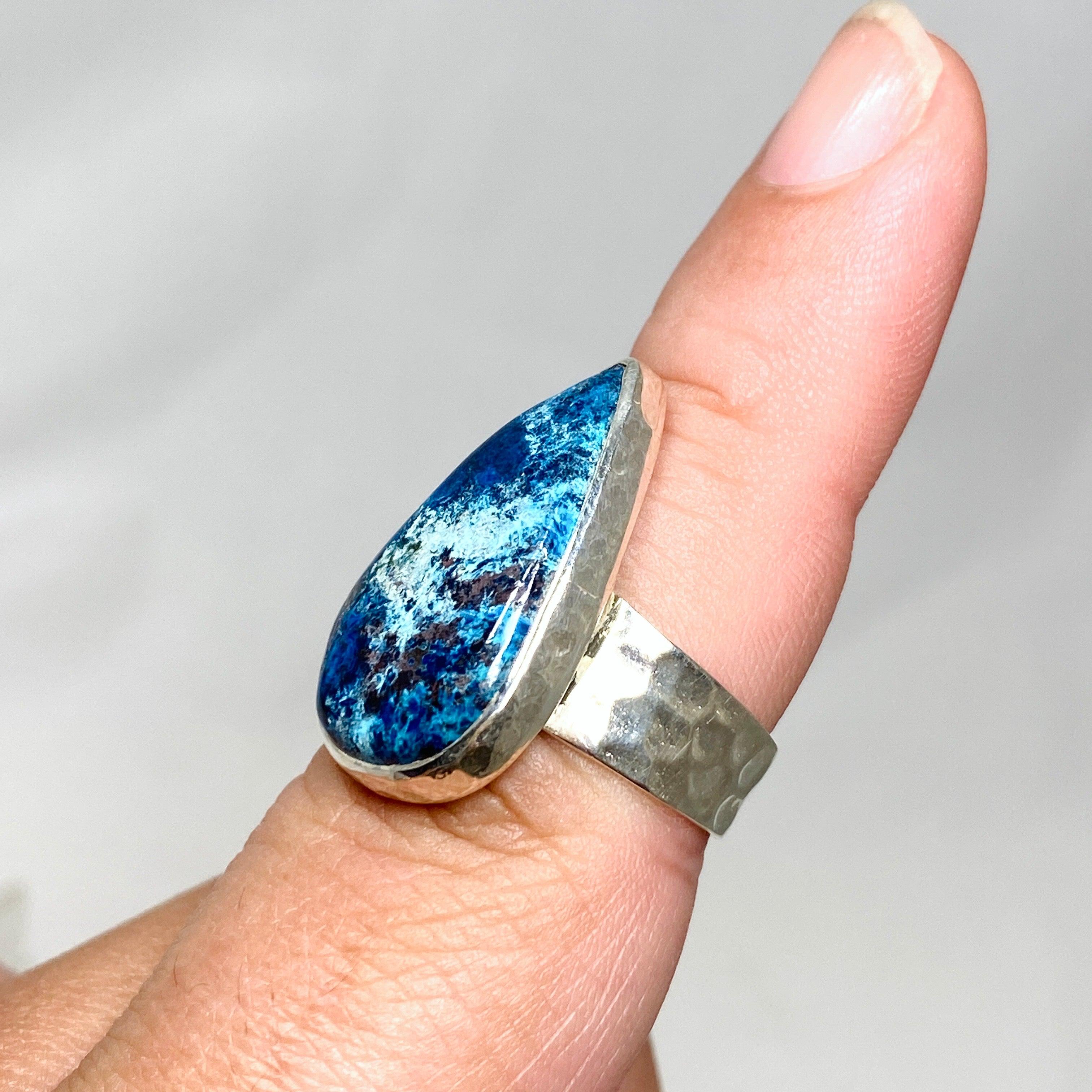 Shattuckite Teardrop Ring with Hammered Band - Size 8 Blue Gemstone Jewelry KRGJ3218 - Perfect for Boho Chic Outfits & Spiritual Healing