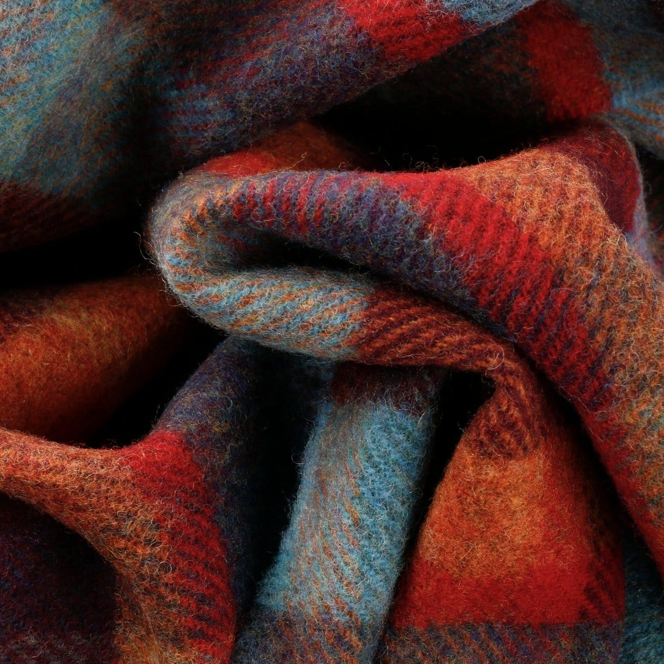 Lierys Soft Lambswool Check Fringed Scarf - Warm Winter Fashion Accessory for Women & Men - Perfect for Cold Weather, Outdoor Activities & Holiday Gifts