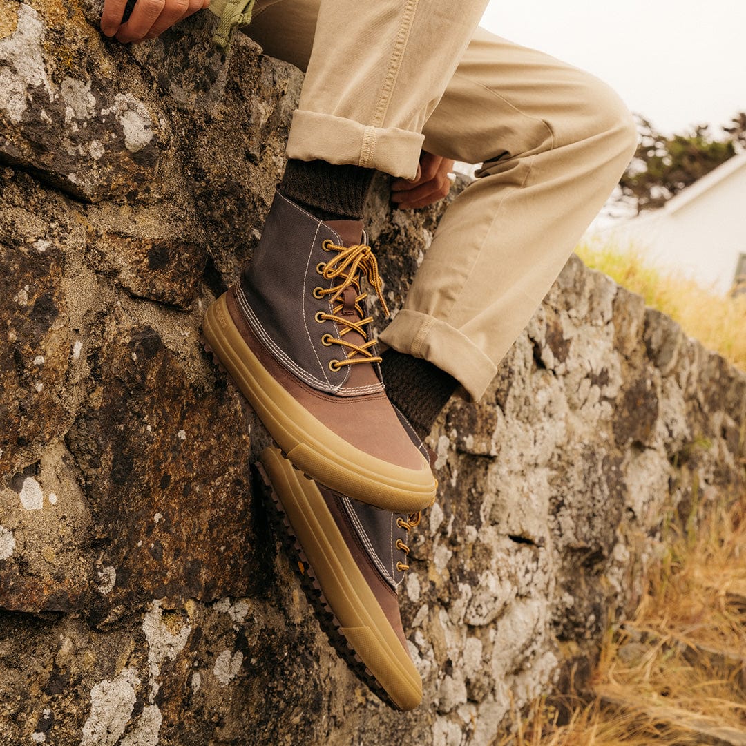 Cascade Range Boots - Waterproof Hiking Boots for Men & Women - Durable Outdoor Trekking Shoes for Mountain Climbing & Trail Running - Perfect for Camping, Backpacking & Adventure Travel