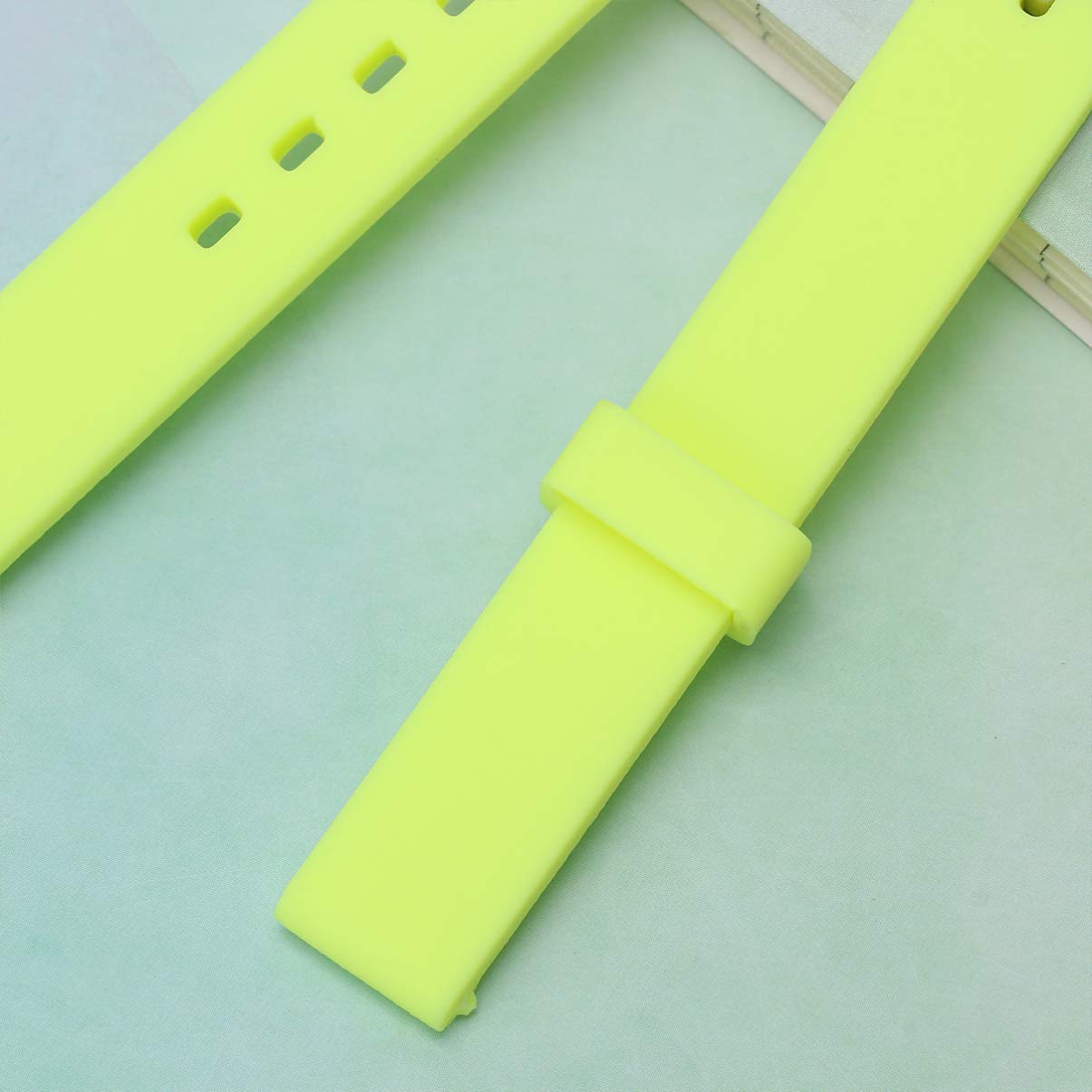 UKCOCO Adjustable Silicone Watch Band Replacement Strap - Durable, Comfortable, Waterproof - Perfect for Running, Swimming & Everyday Wear