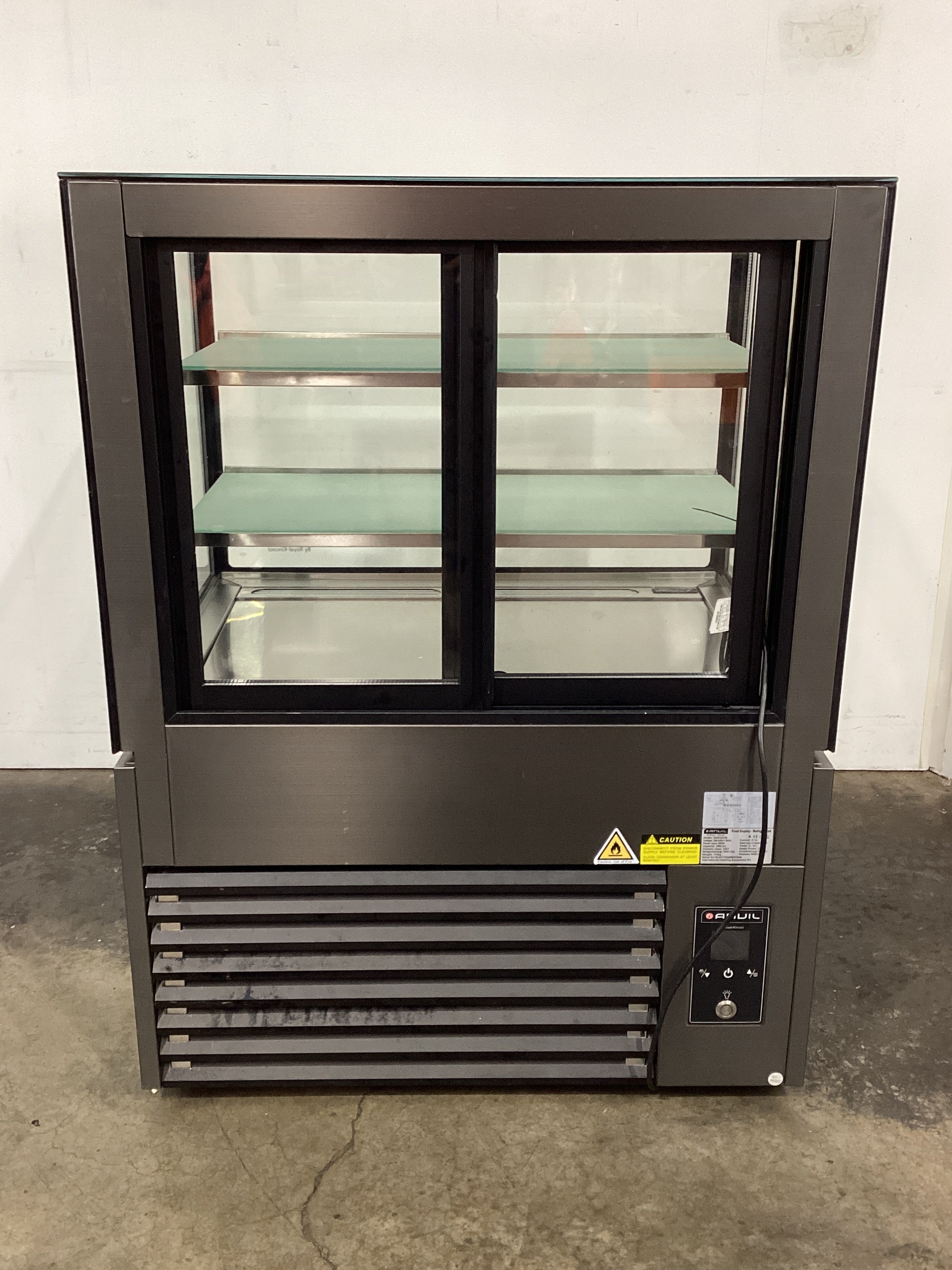 Anvil NDSV3730 Commercial Refrigerated Display Case for Cold Food Storage - Perfect for Restaurants, Delis, and Supermarkets