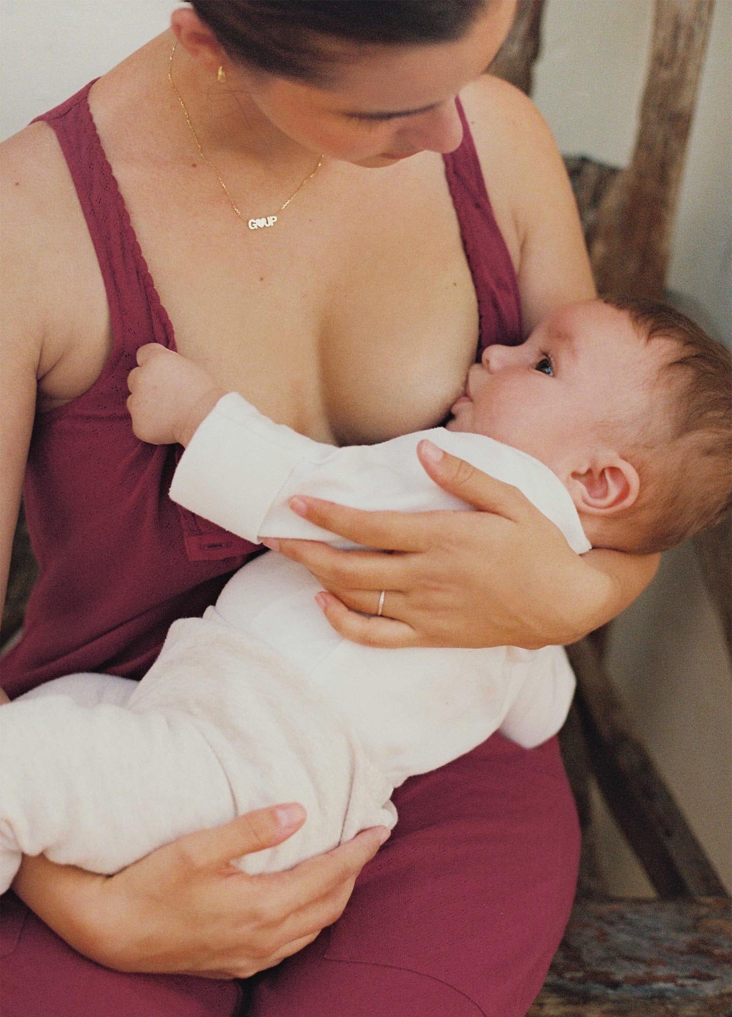 24/7 Feeding Jumpsuit - Comfortable Nursing Romper for Breastfeeding Moms - Perfect for Daytime Lounging & Nighttime Feedings
