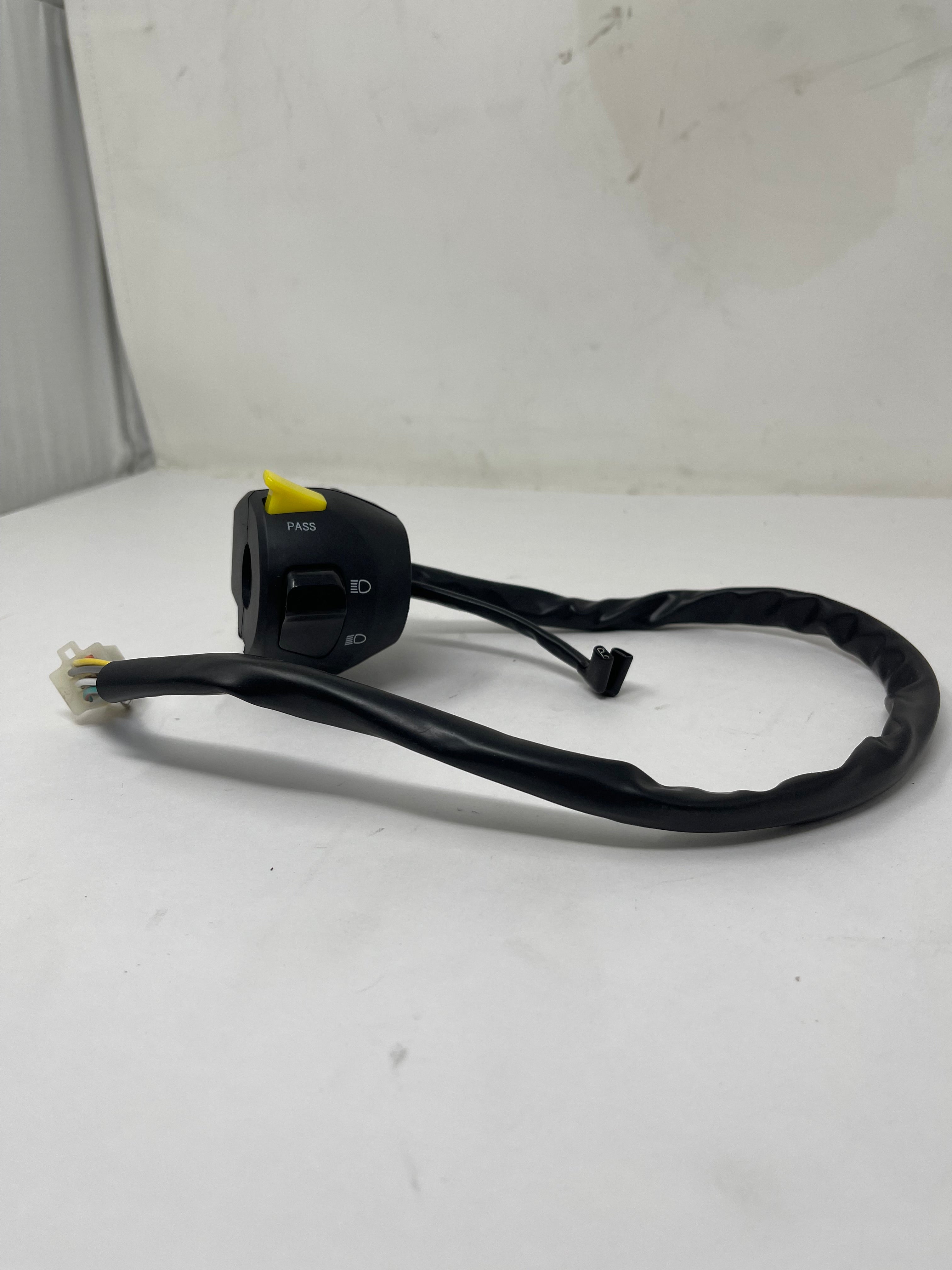 X22GT 250cc Automatic Motorcycle Left Combination Switch (YY350 6E 2106001) - High Performance Motorcycle Parts for Off-Road & Street Riding