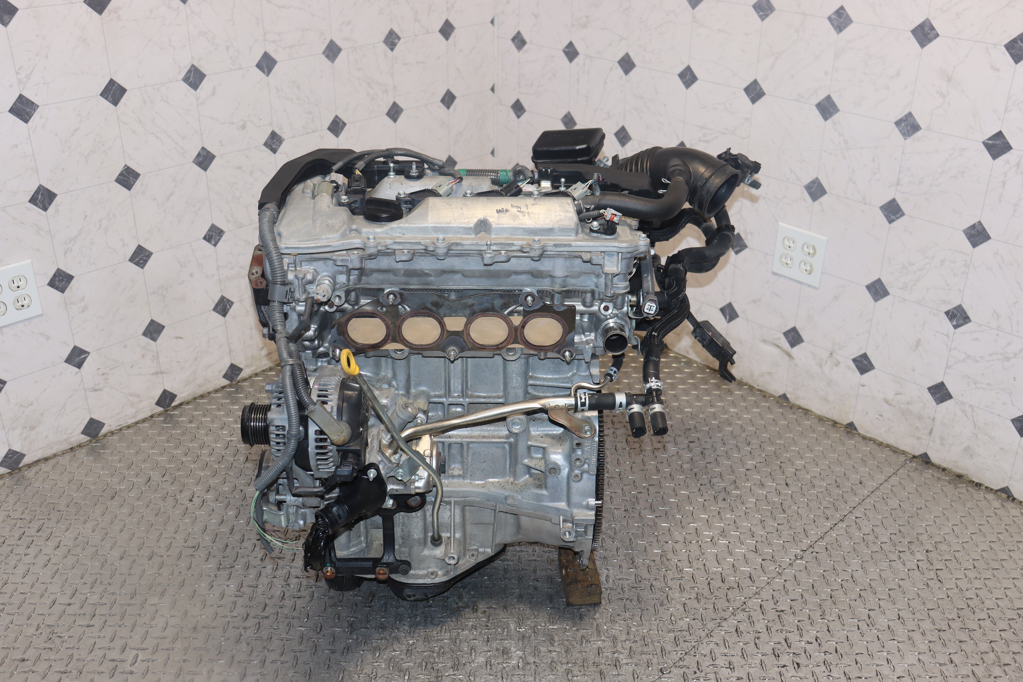 JDM Toyota 2AR-FE 2.5L 4-Cylinder DOHC Engine for 2010-2017 Camry - High Performance Replacement Motor for Daily Driving & Racing Applications
