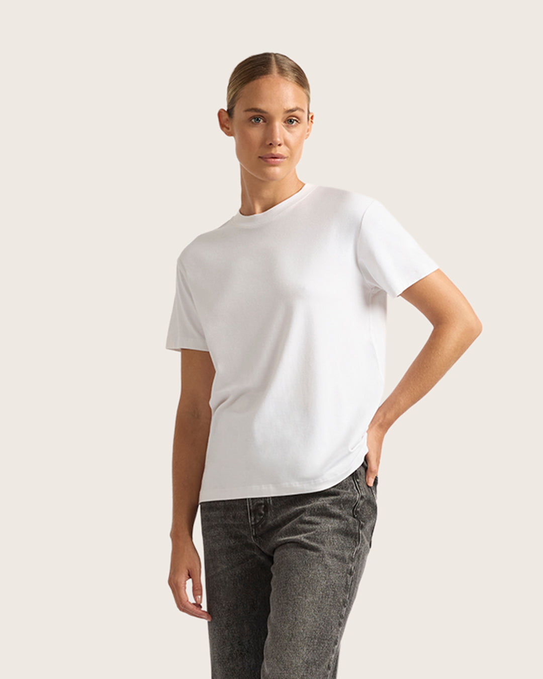 Women's Classic Crew Neck T-Shirt - Soft Cotton Comfort Fit White Tee for Casual Wear & Everyday Outfits