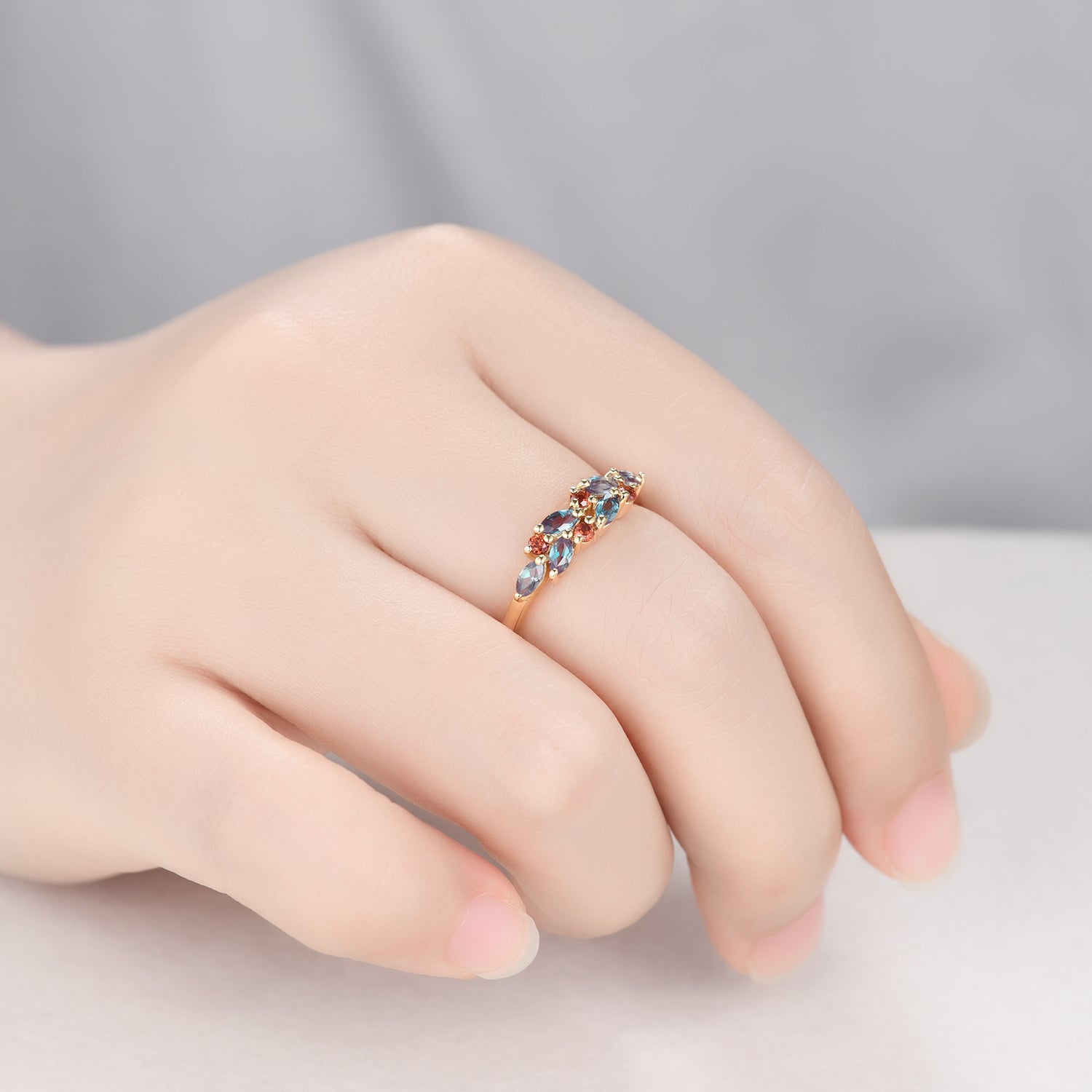 Vintage Alexandrite Garnet Yellow Gold Ring - Solid 14K Gold Wedding Band, Bridal Cluster Ring for Women, Anniversary Gift, Engagement Jewelry - Perfect for Special Occasions & Everyday Elegance