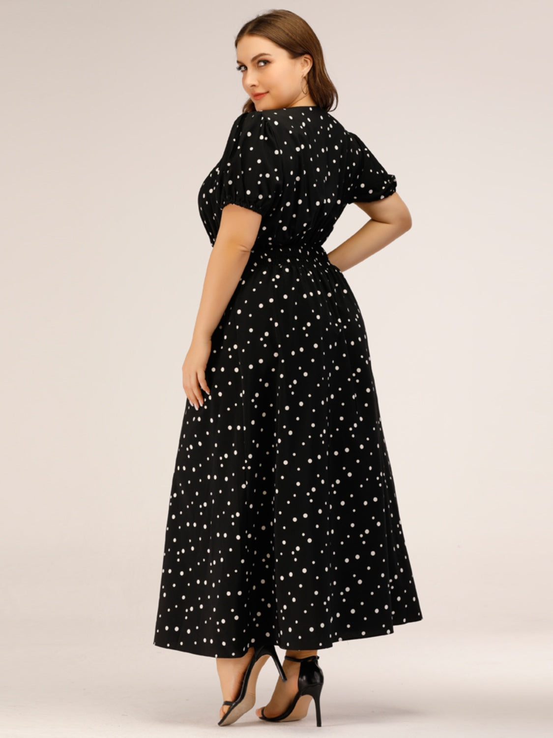Stylish Plus Size Polka Dot Resort Maxi Dress for Women - Perfect for Beach Vacations, Summer Parties & Casual Outings