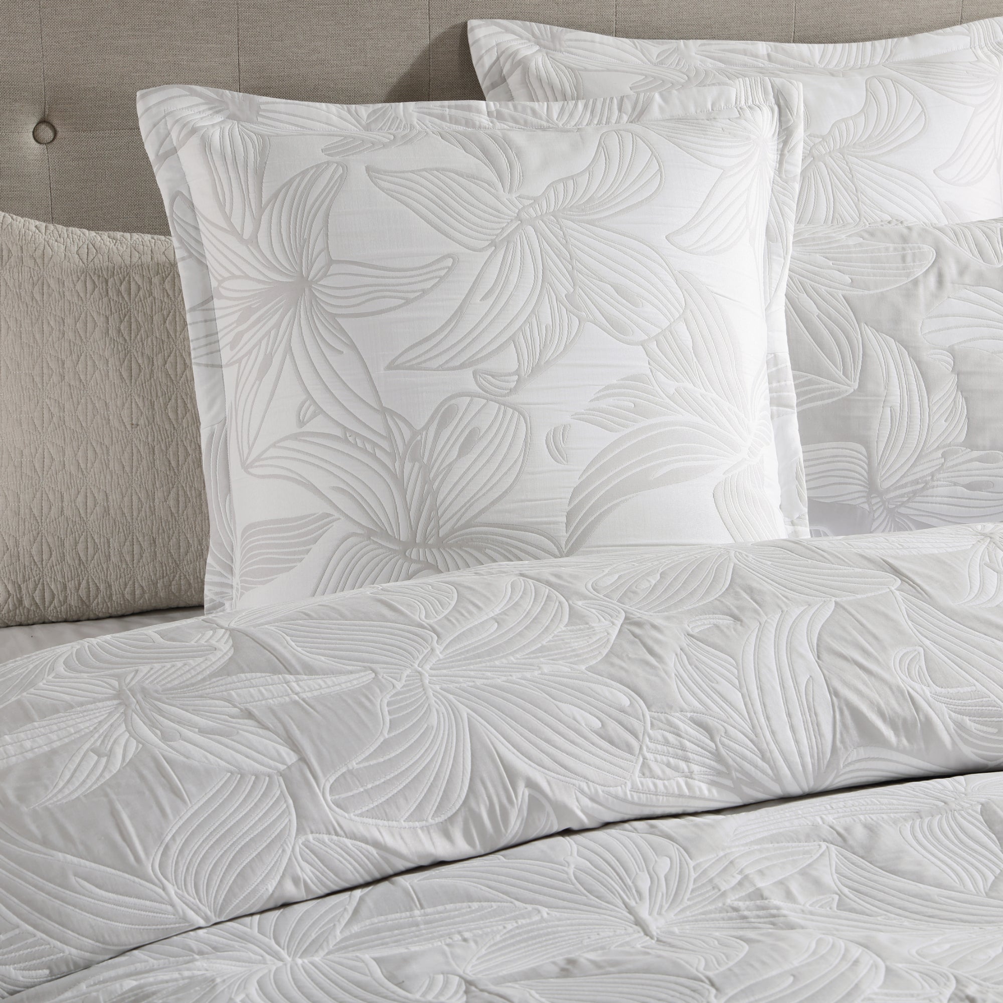 Grace Dove Square Cushion by Logan & Mason Platinum - Luxury Decorative Throw Pillow for Sofa, Bed & Home Decor