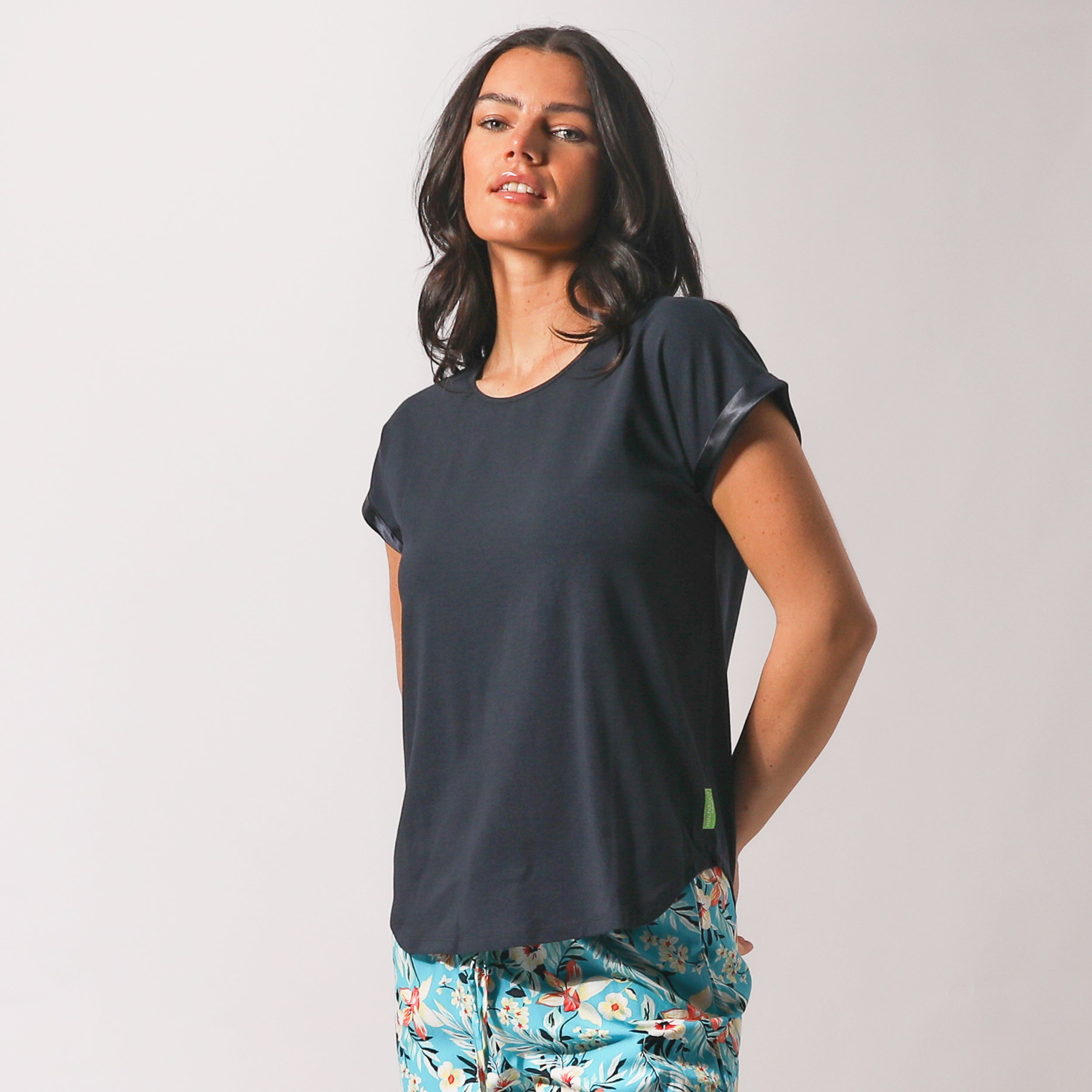 Women's Twilight Floral Woven Pajama Set with Knit Tee - Soft Blue Sleepwear for Cozy Nights & Relaxing at Home