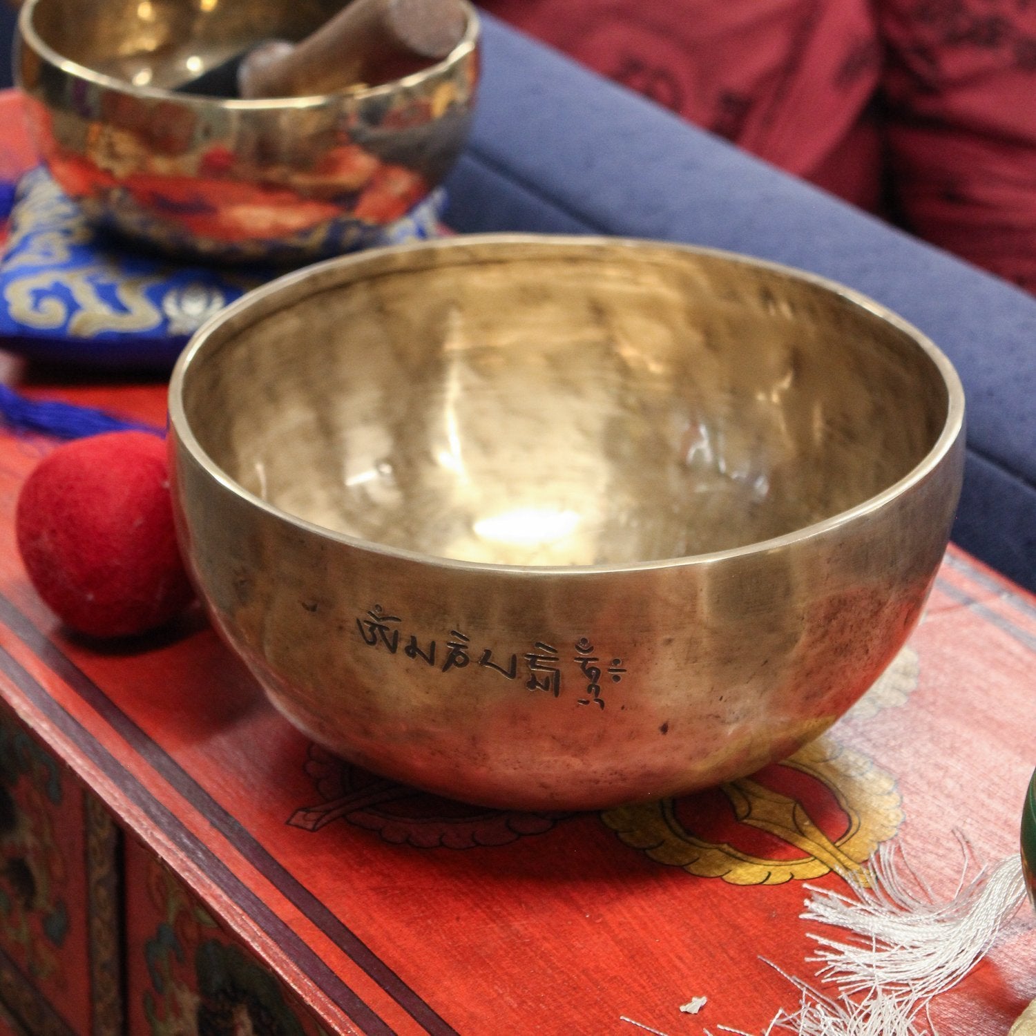 Hand-Carved Guru Rinpoche Tibetan Singing Bowl - Authentic Meditation & Healing Instrument for Yoga, Mindfulness & Sound Therapy