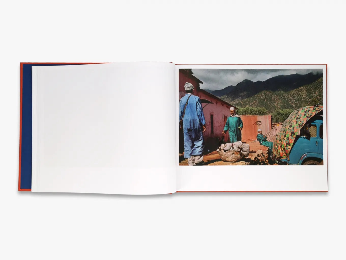 Harry Gruyaert: Morocco Photography Book - Stunning Travel & Cultural Photography for Art Lovers, Home Decor, and Coffee Table Books