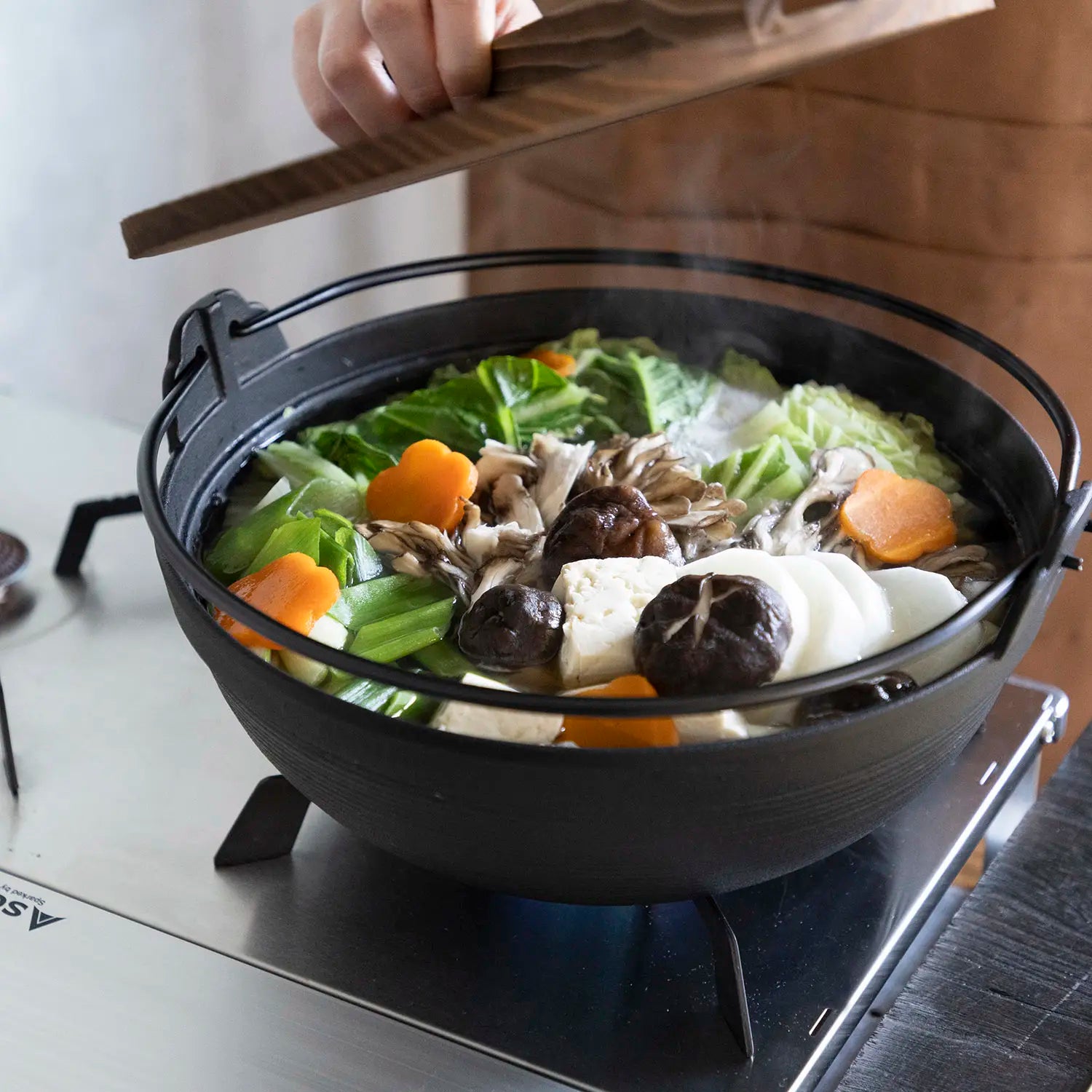 Premium Iwachu Nambu Cast Iron Japanese Hot Pot - Authentic Iron Cookware for Sukiyaki, Shabu Shabu & Home Cooking