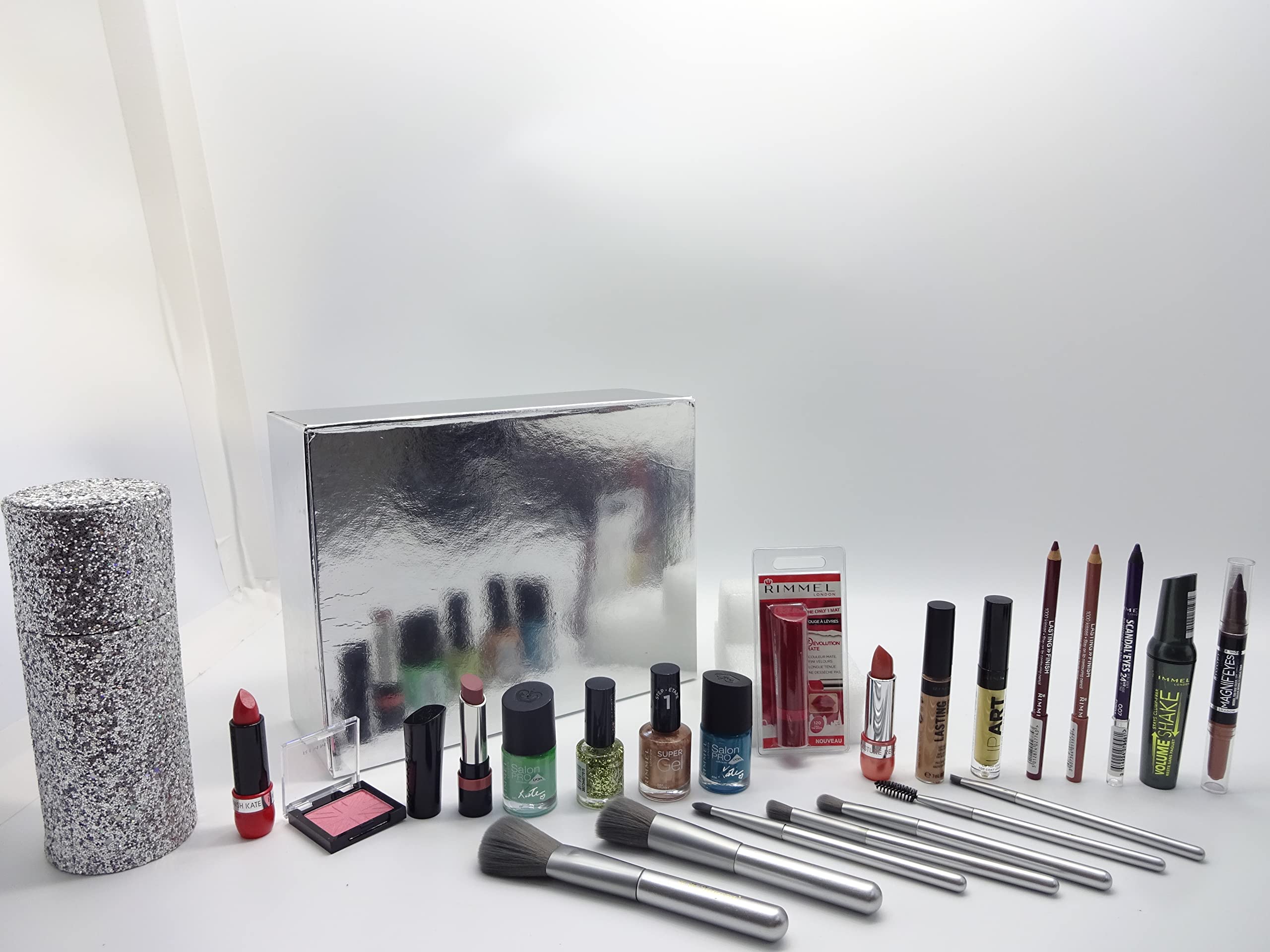 Rimmel London Beauty Gift Box Set - Kabuki Brush Set with Stand, Makeup Bundle Collection for Women | Perfect for Birthday Gifts, Christmas Presents & Beauty Lovers