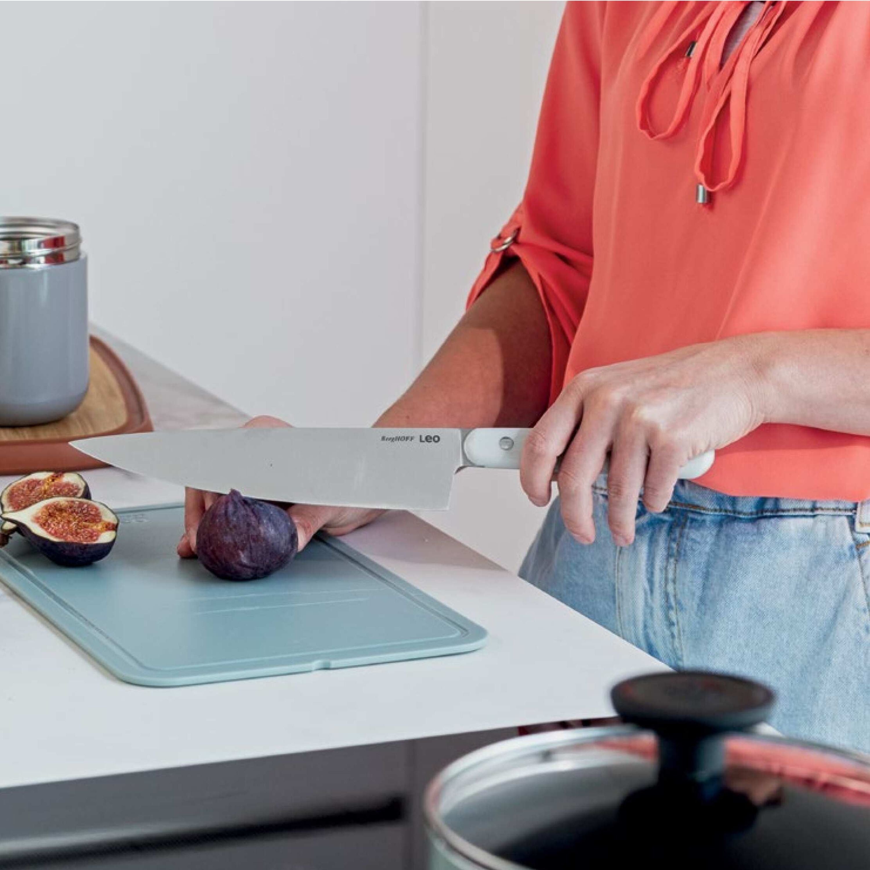 BergHOFF Leo Spirit 8-Inch Stainless Steel Chef's Knife - Professional Kitchen Knife for Slicing, Dicing & Chopping - Perfect for Home Cooks & Professional Chefs