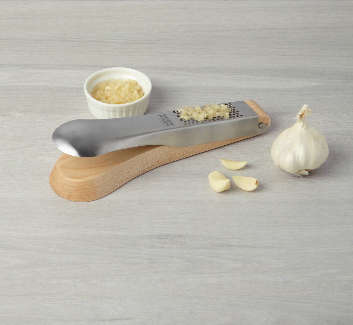 Kuhn Rikon Stainless Steel Tabletop Garlic Press - Heavy Duty Garlic Crusher & Mincer for Effortless Cooking - Perfect for Kitchens, Restaurants, and Home Chefs