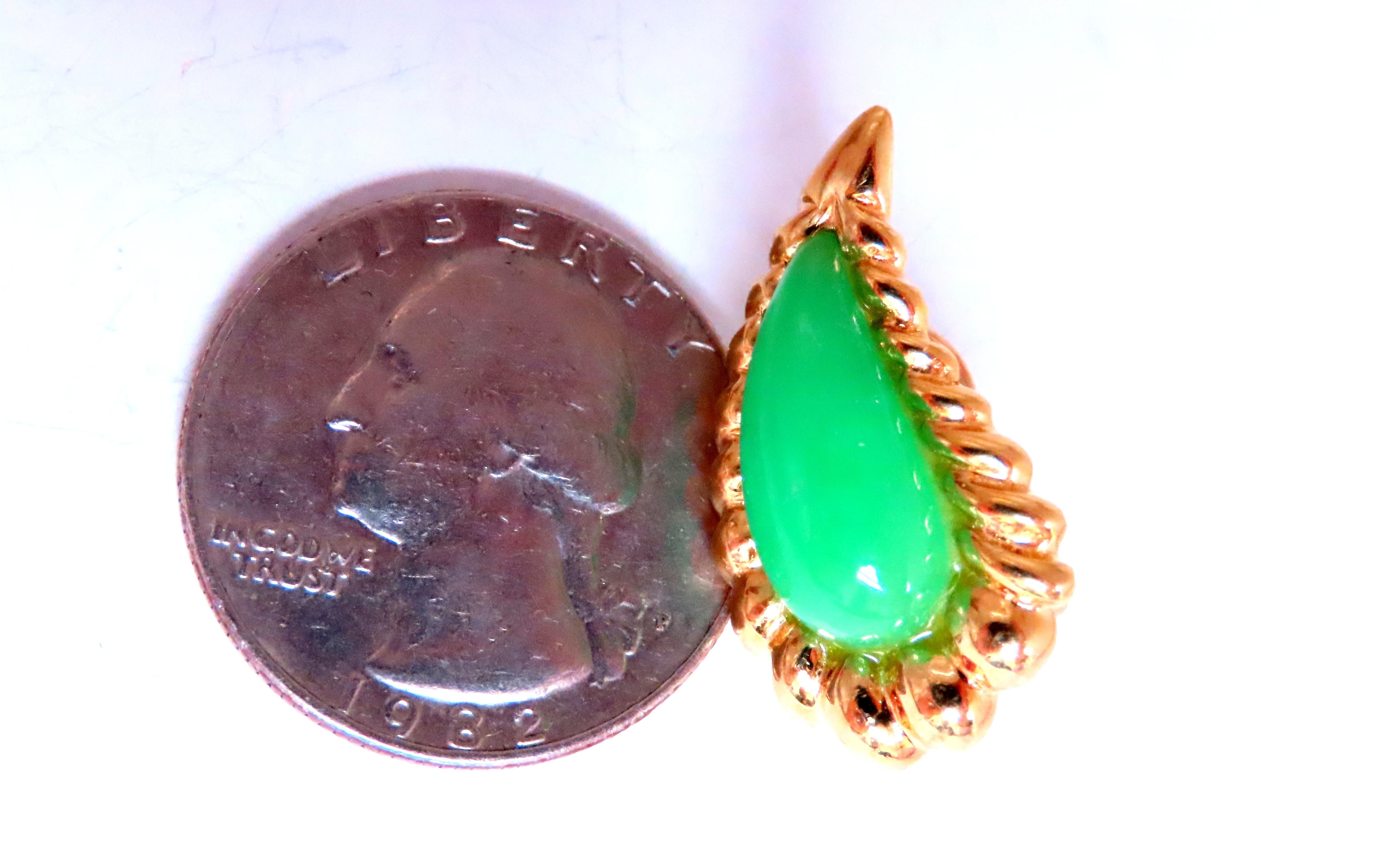 Pear Shape Jadeite Fern 3D Clip Earrings in 18kt Gold - Elegant Vintage Jewelry for Women, Perfect for Weddings, Parties & Special Occasions