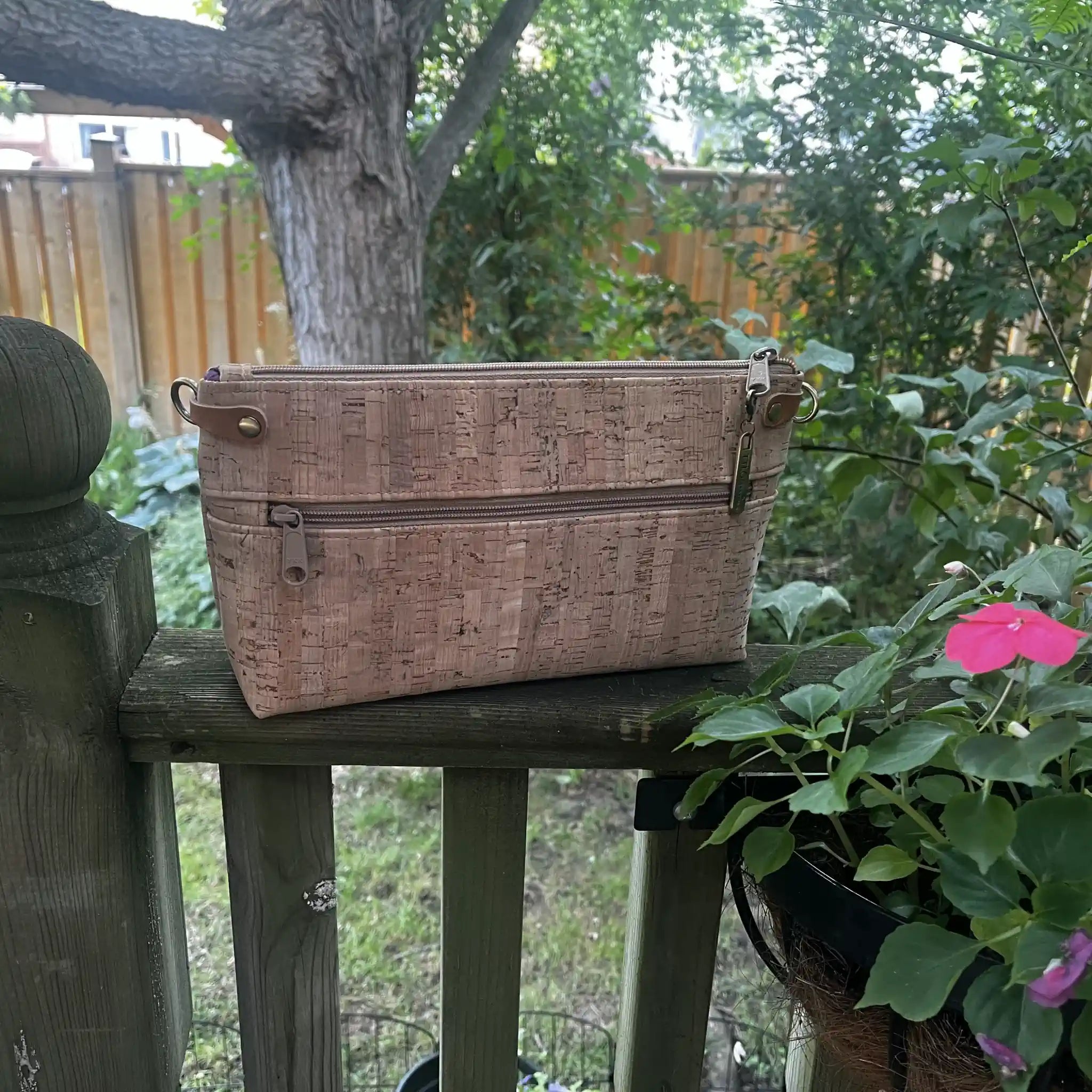 Eco-Friendly Loule Purse - Natural Cork & Anemone Design Vintage Handbag for Women | Perfect for Casual Outings, Beach Trips & Everyday Use