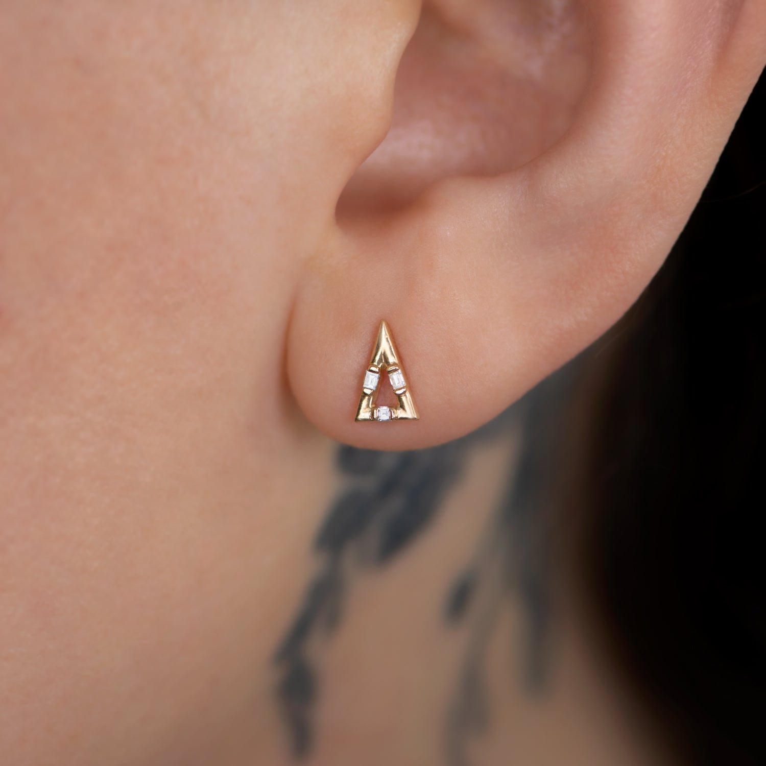 Luxury 14K Gold Pyramid Stud Earrings with Baguette Cut Diamonds - Perfect for Weddings, Parties & Special Occasions