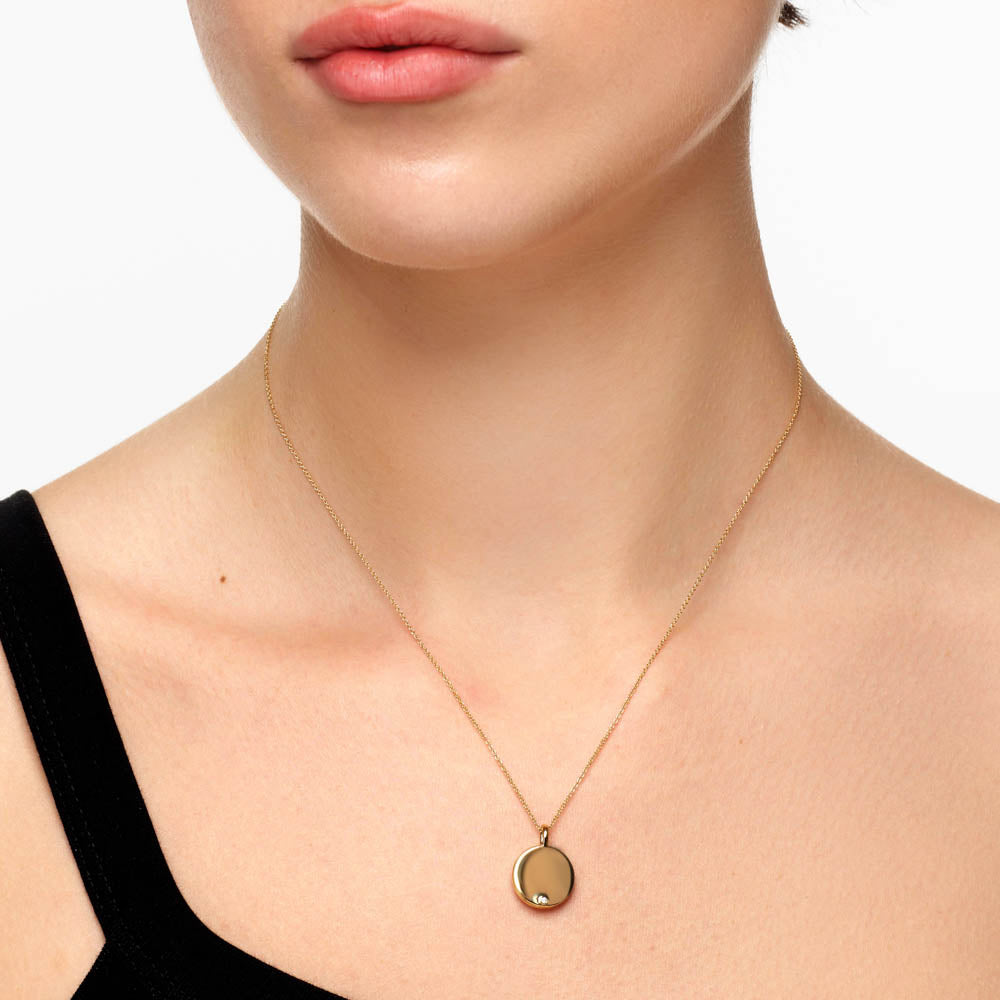 Personalized Engravable Gold Circle Flip Locket Necklace - Perfect for Anniversary Gifts, Valentine's Day & Keepsake Jewelry