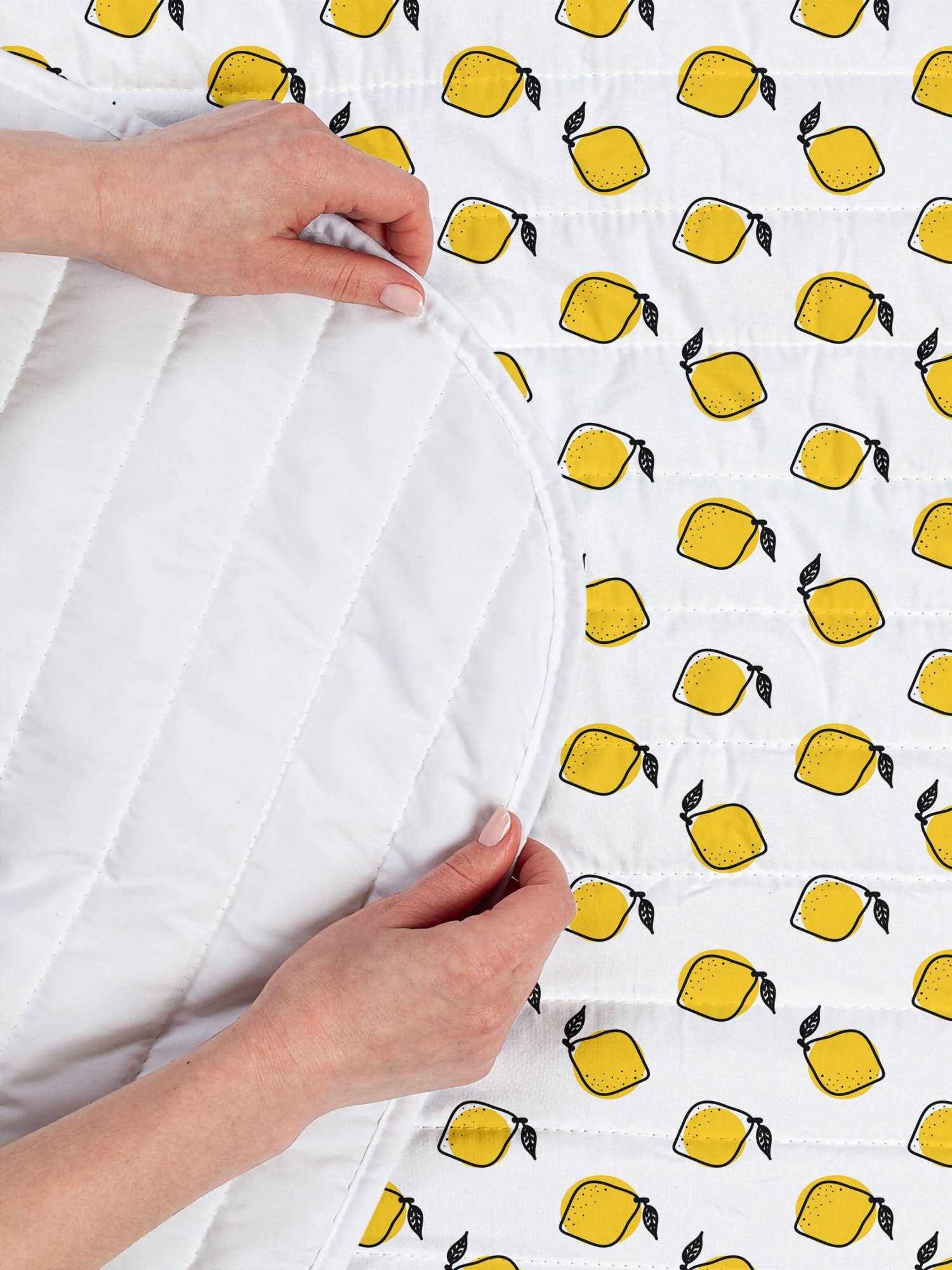 Ambesonne Yellow and White Microfiber Bedspread Set - Doodle Style Lemon with Leaves Pattern, Soft King Size Bedding Set with Pillow Shams & Comforter | Fresh Fruit Design for Bedroom Decor, Guest Room & Summer Home Styling