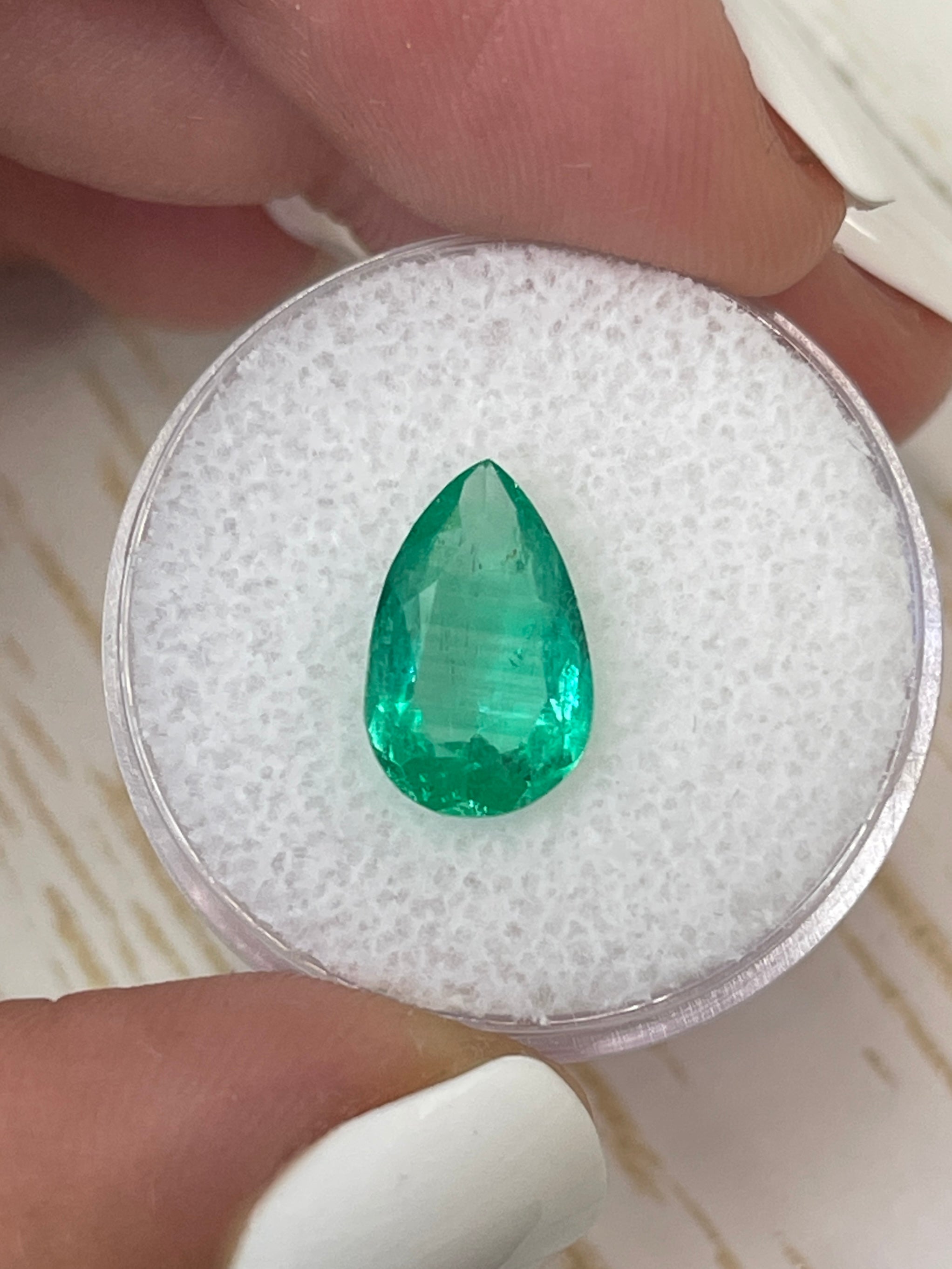 2.52 Carat Natural Colombian Emerald Pear Cut Loose Gemstone - Vivid Green Color Band for Jewelry Making, Engagement Rings & Fine Collections