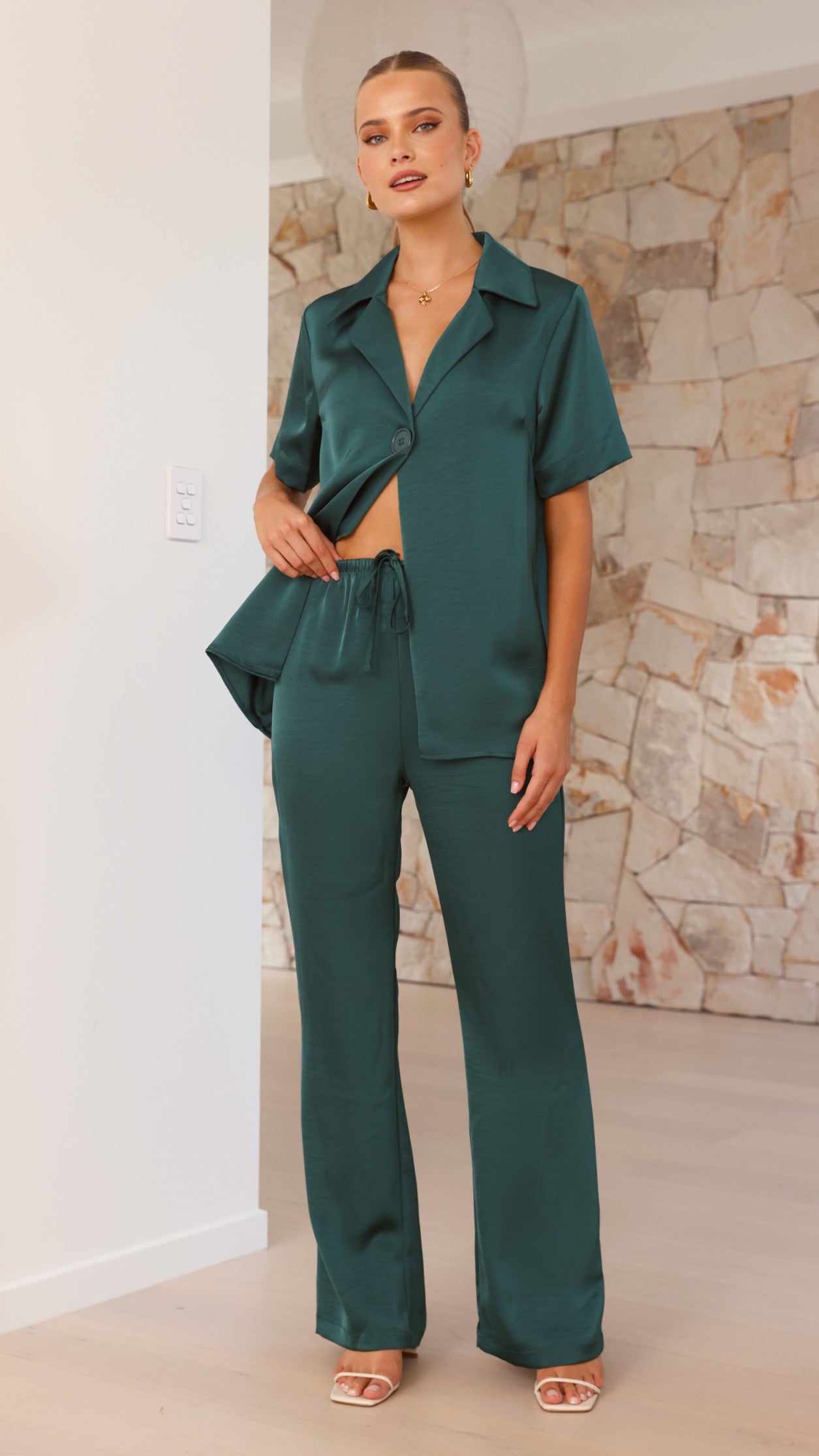 Imogen Button-Up Shirt for Women - Emerald Green Cotton Blouse for Casual & Office Wear | Stylish & Comfortable Top for Everyday Outfits