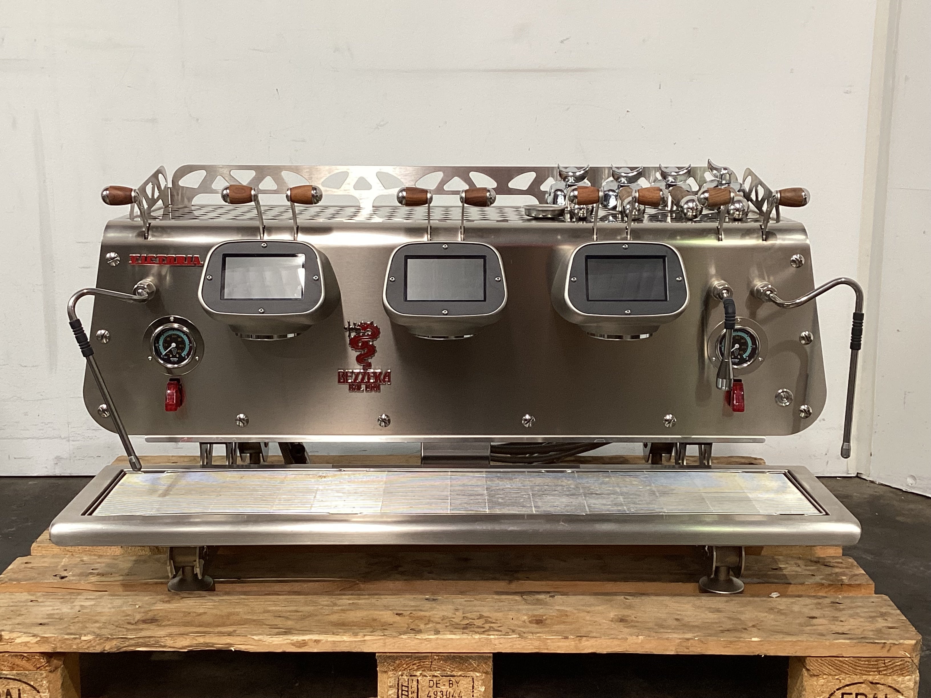 Bezzera Victoria De Brewing Profile 3 Group Commercial Espresso Machine for Cafes & Restaurants - Professional Coffee Maker for High Volume Brewing
