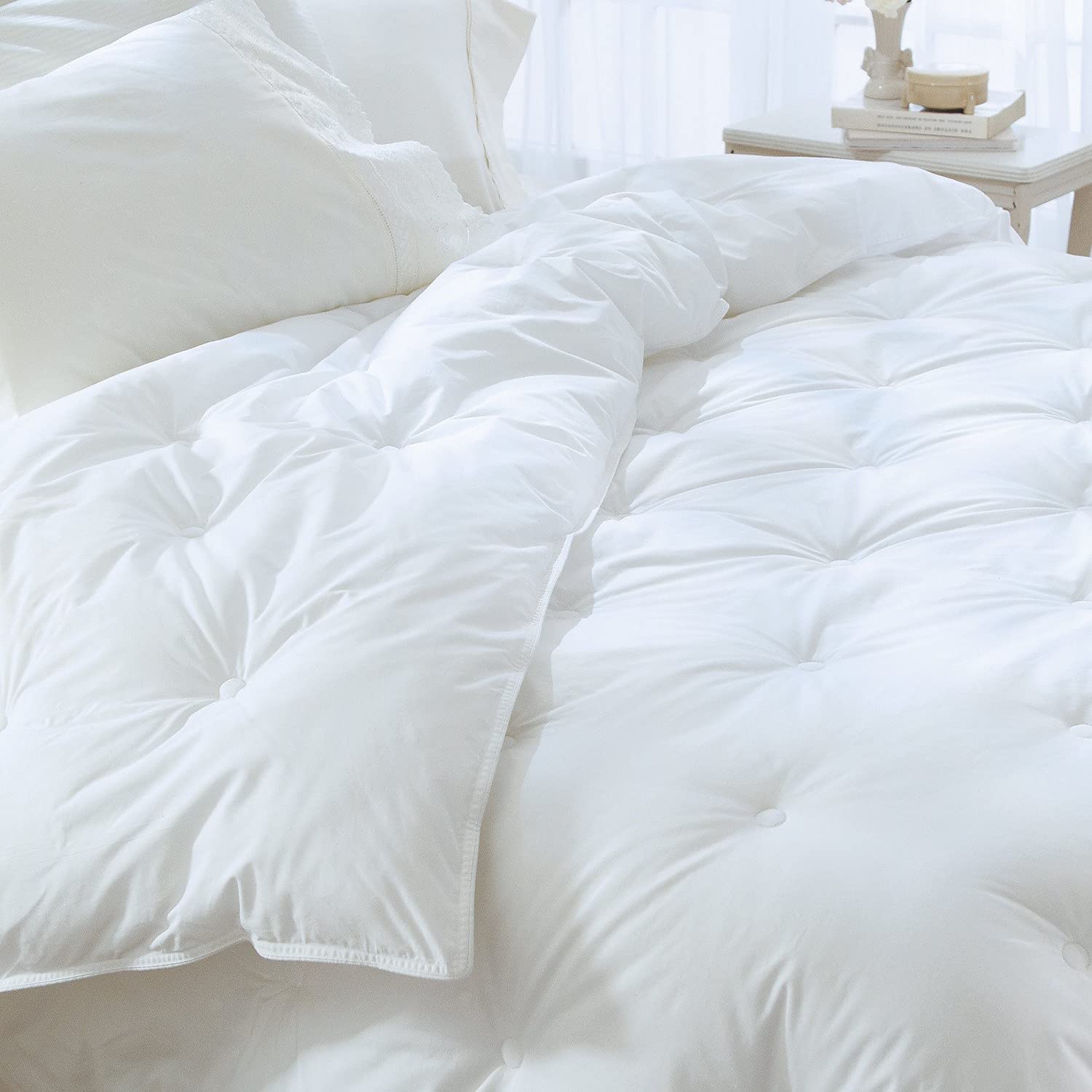 Restful Nights Ultima Supreme Synthetic Fill Comforter - Medium Weight All-Season Bedding for Cozy Sleep | Perfect for Master Bedroom, Guest Room & Dorm
