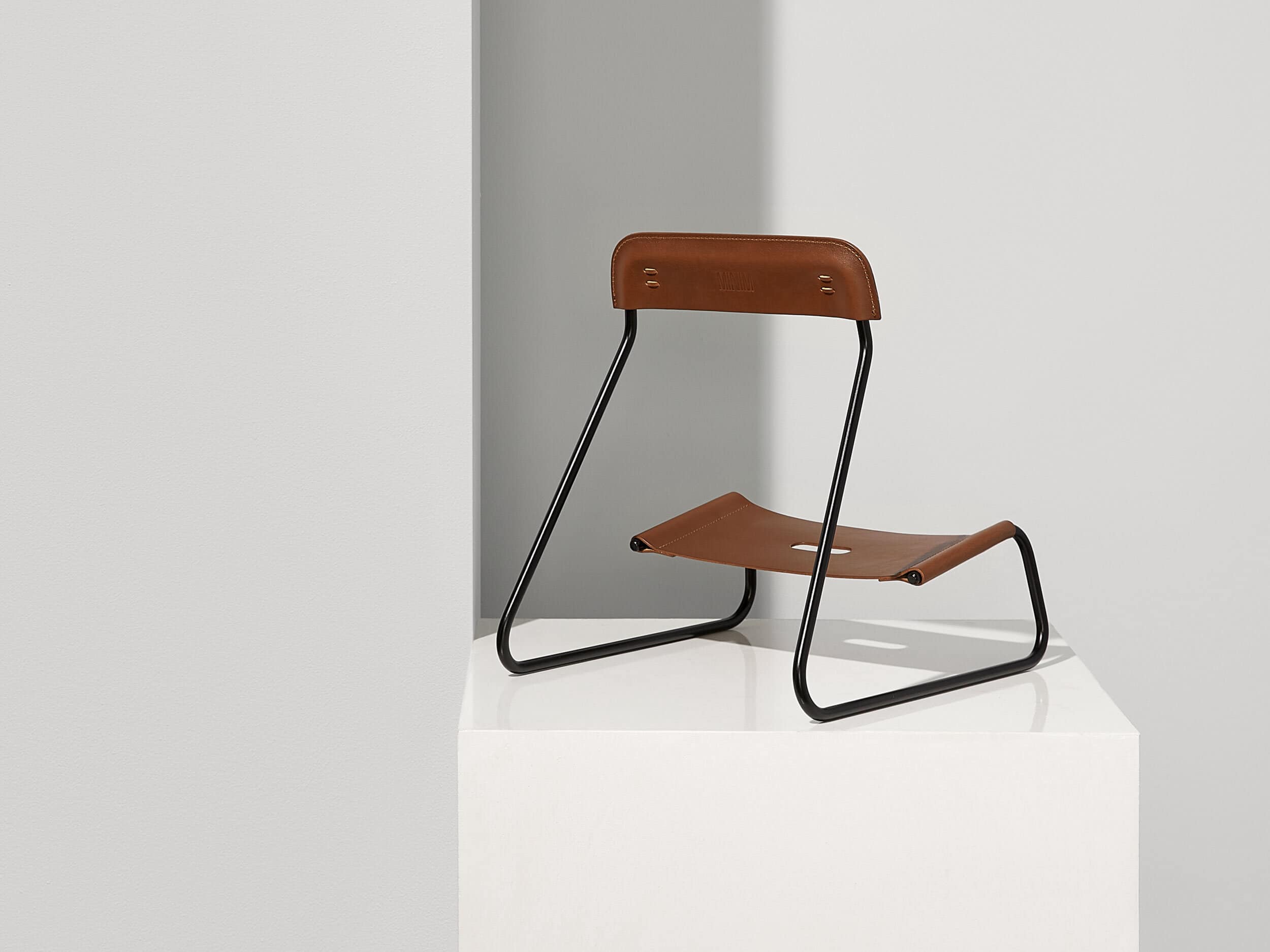 MINIM Sling Guitar Stand - Lightweight & Portable Tan/Black - Perfect for Acoustic & Electric Guitars - Ideal for Home, Studio & Travel Use